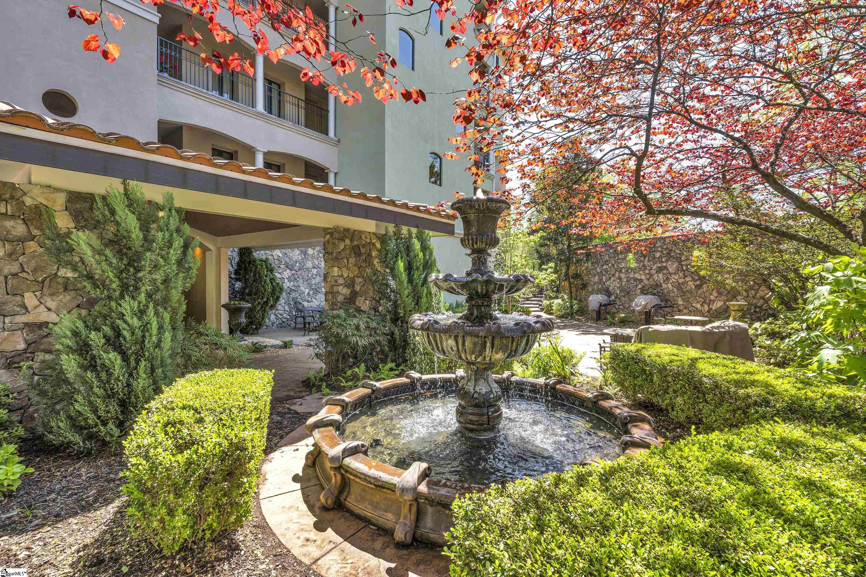 1209 E Washington Street Unit 401