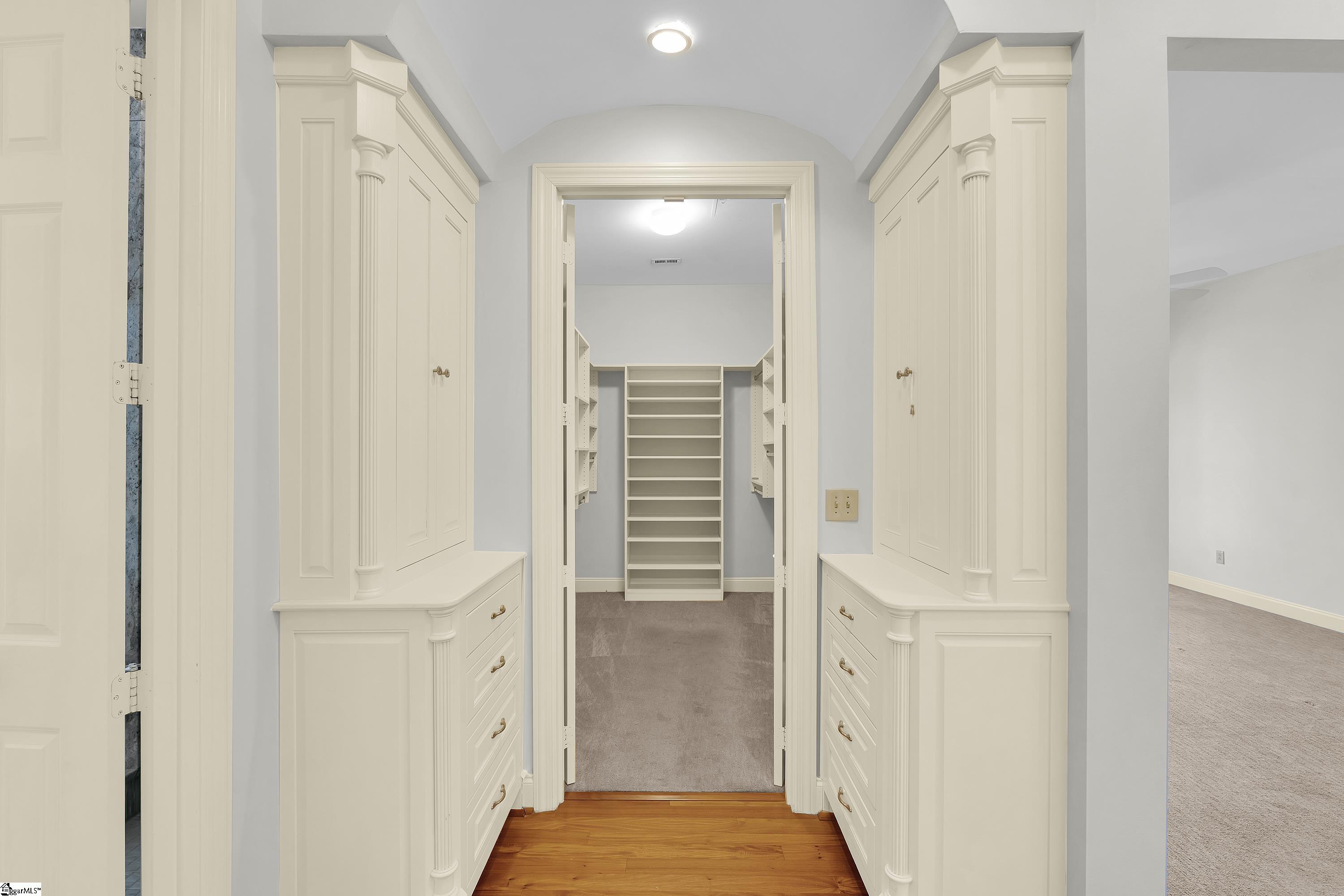 1209 E Washington Street Unit 401