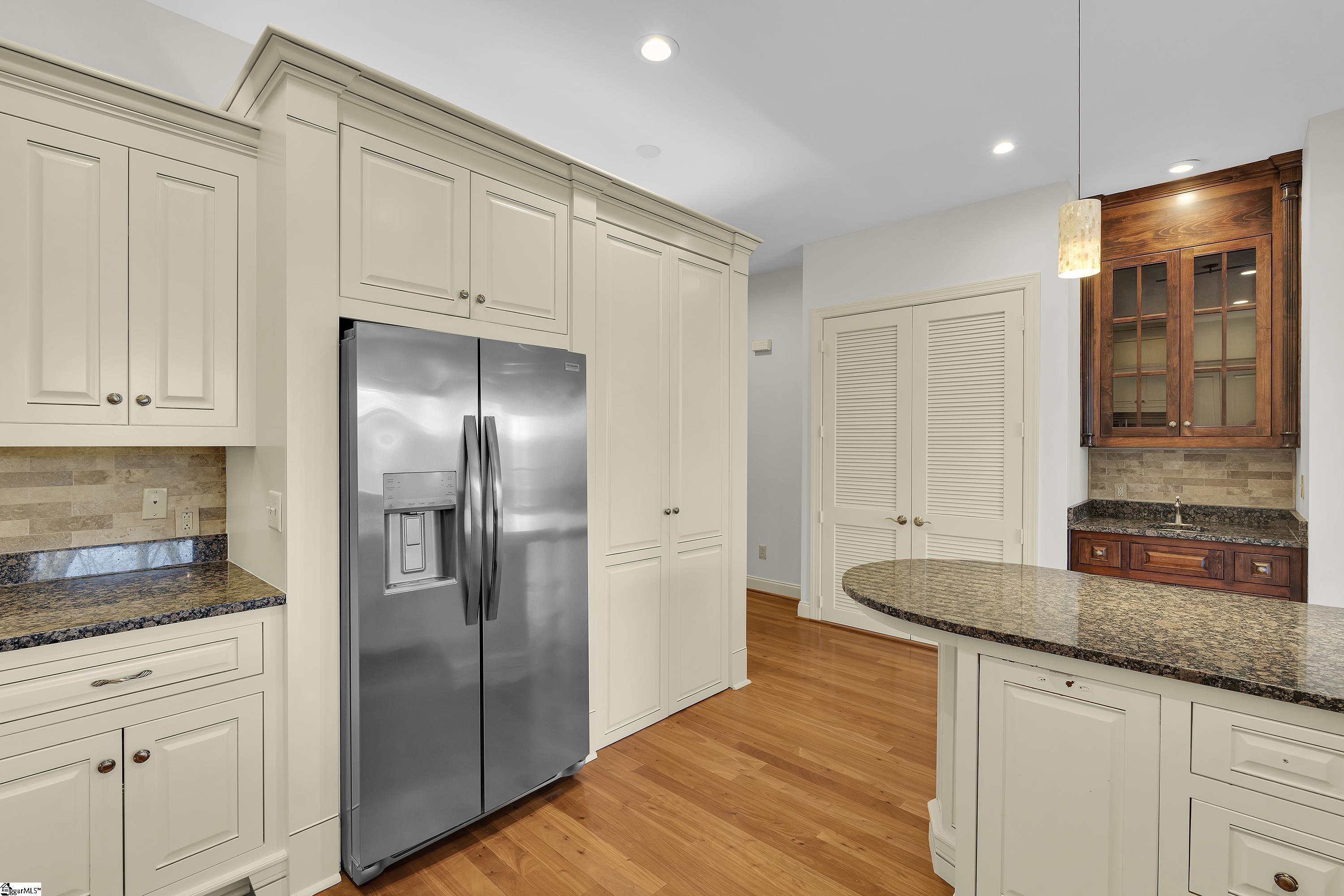 1209 E Washington Street Unit 401