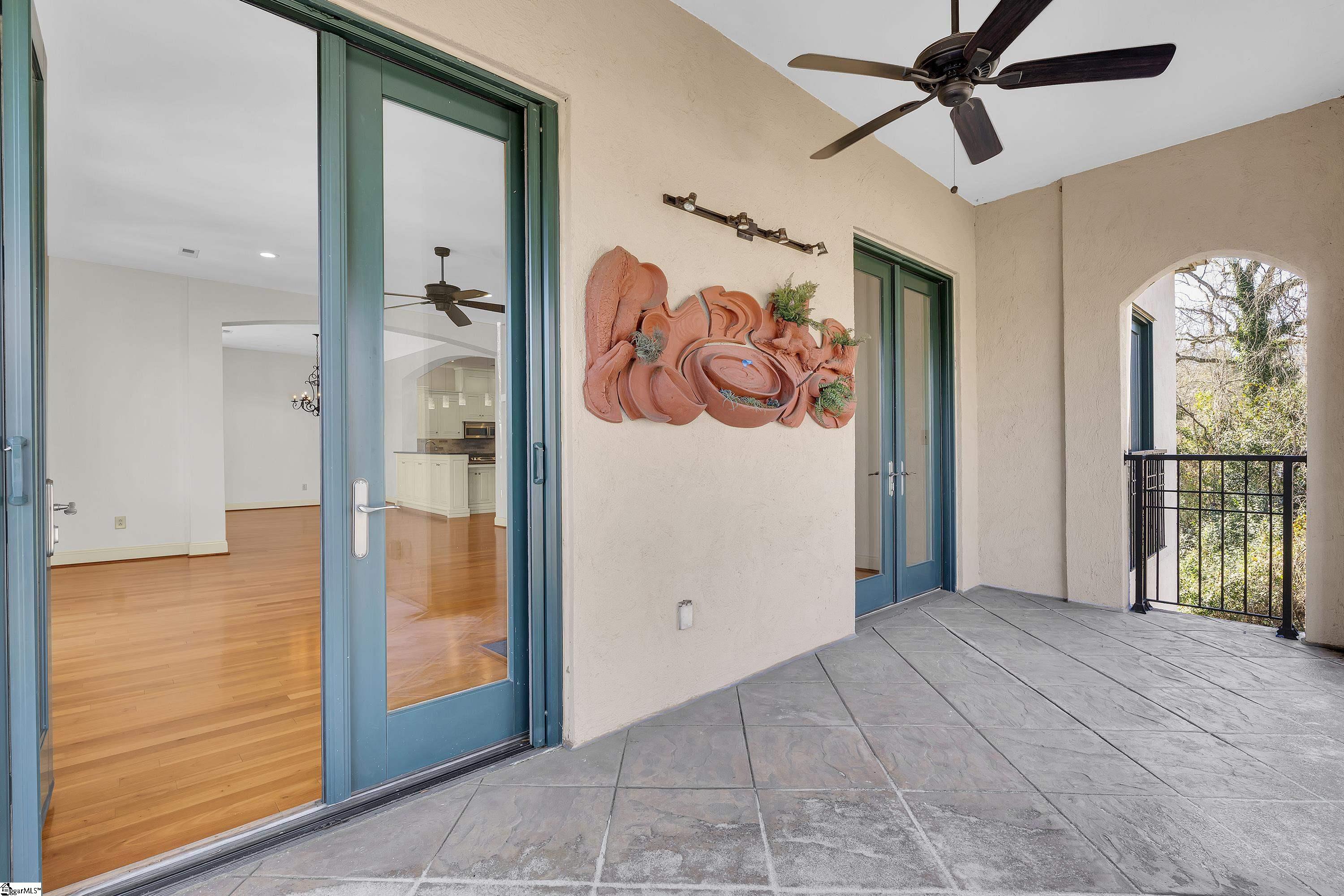 1209 E Washington Street Unit 401