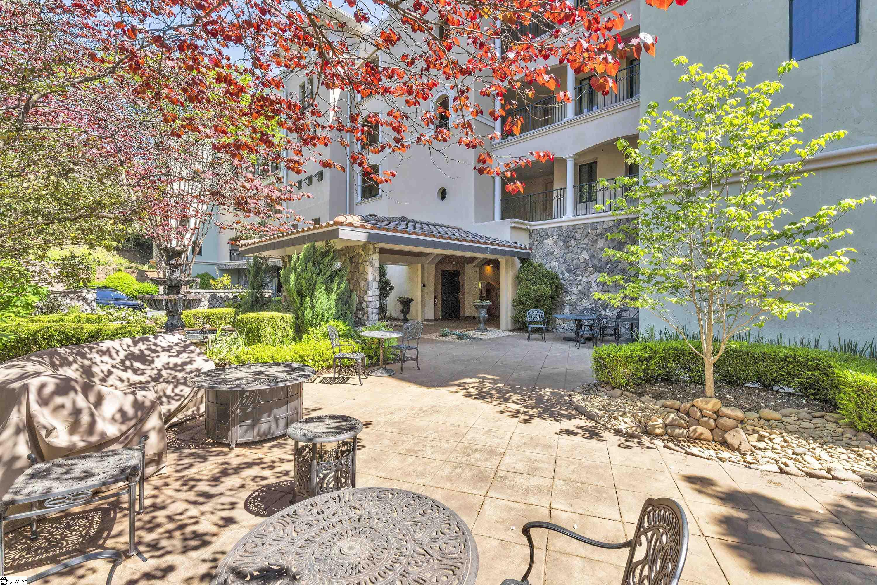 1209 E Washington Street Unit 401