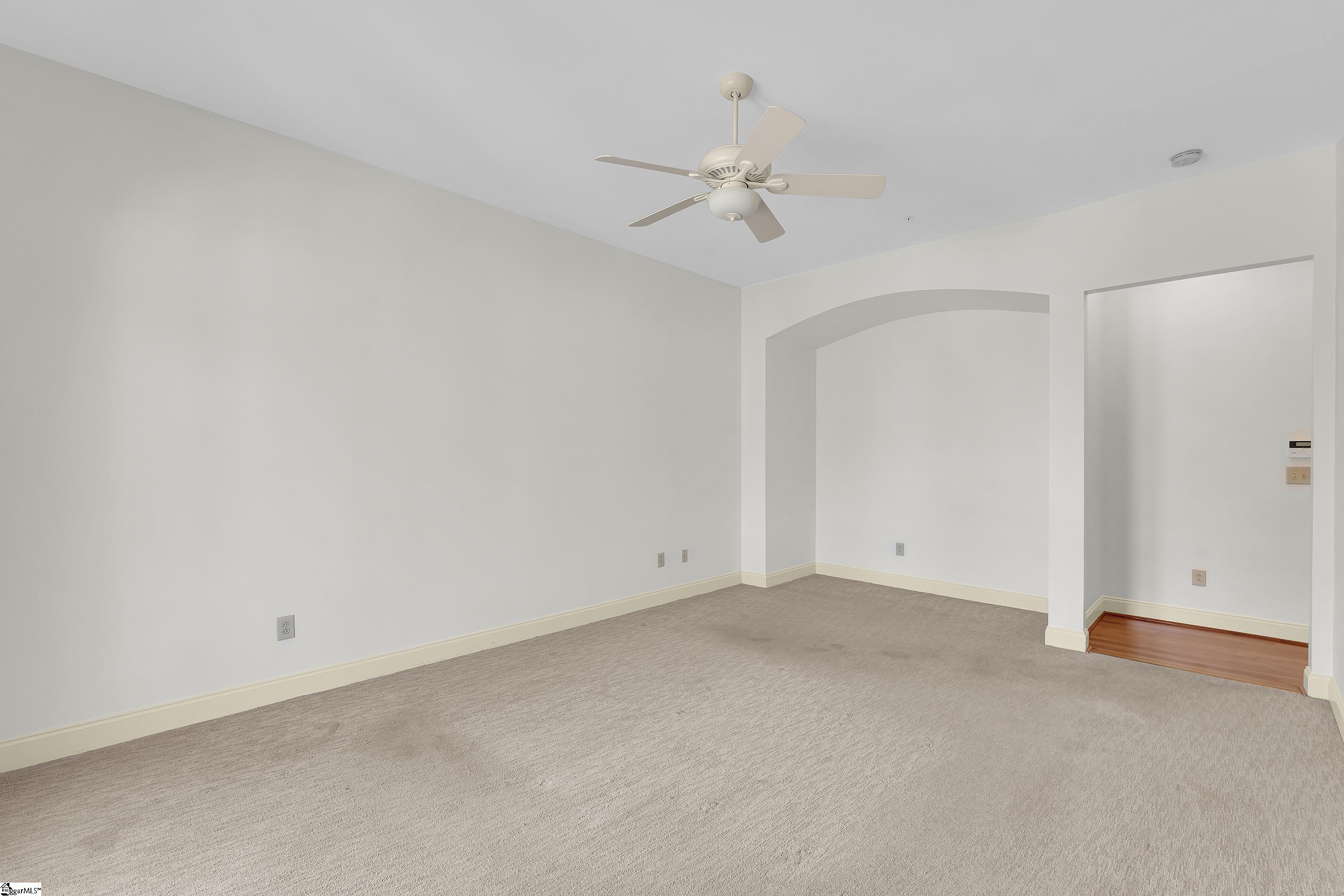 1209 E Washington Street Unit 401