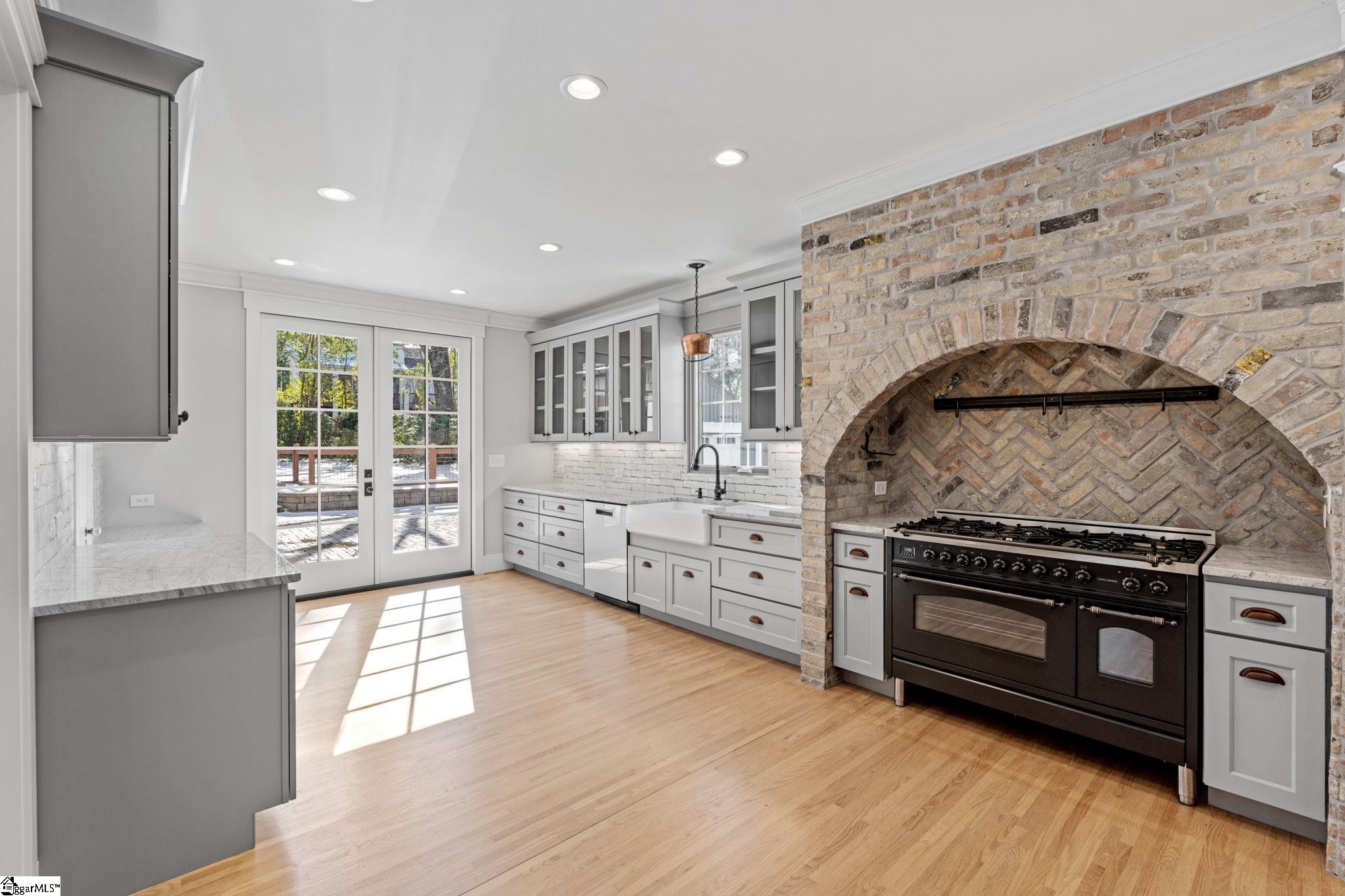 516 Cleveland Street