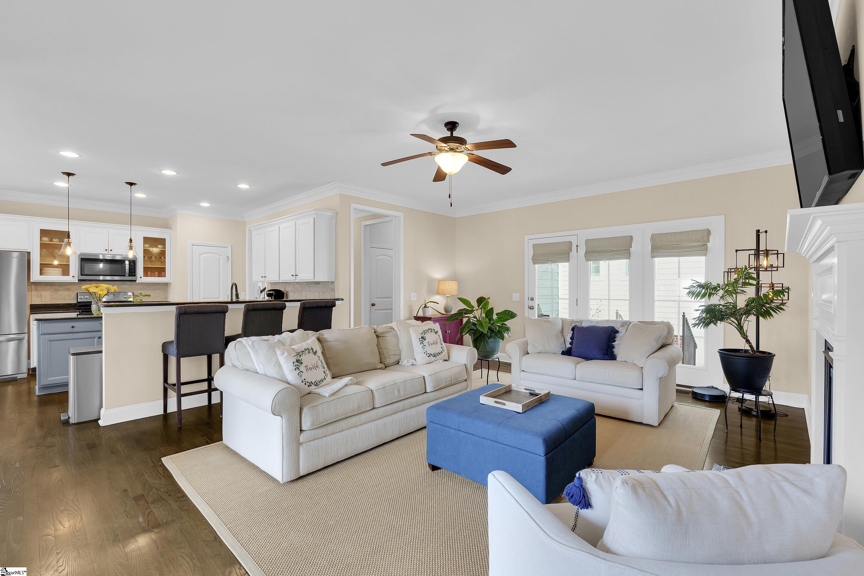 102 Hollingsworth Drive