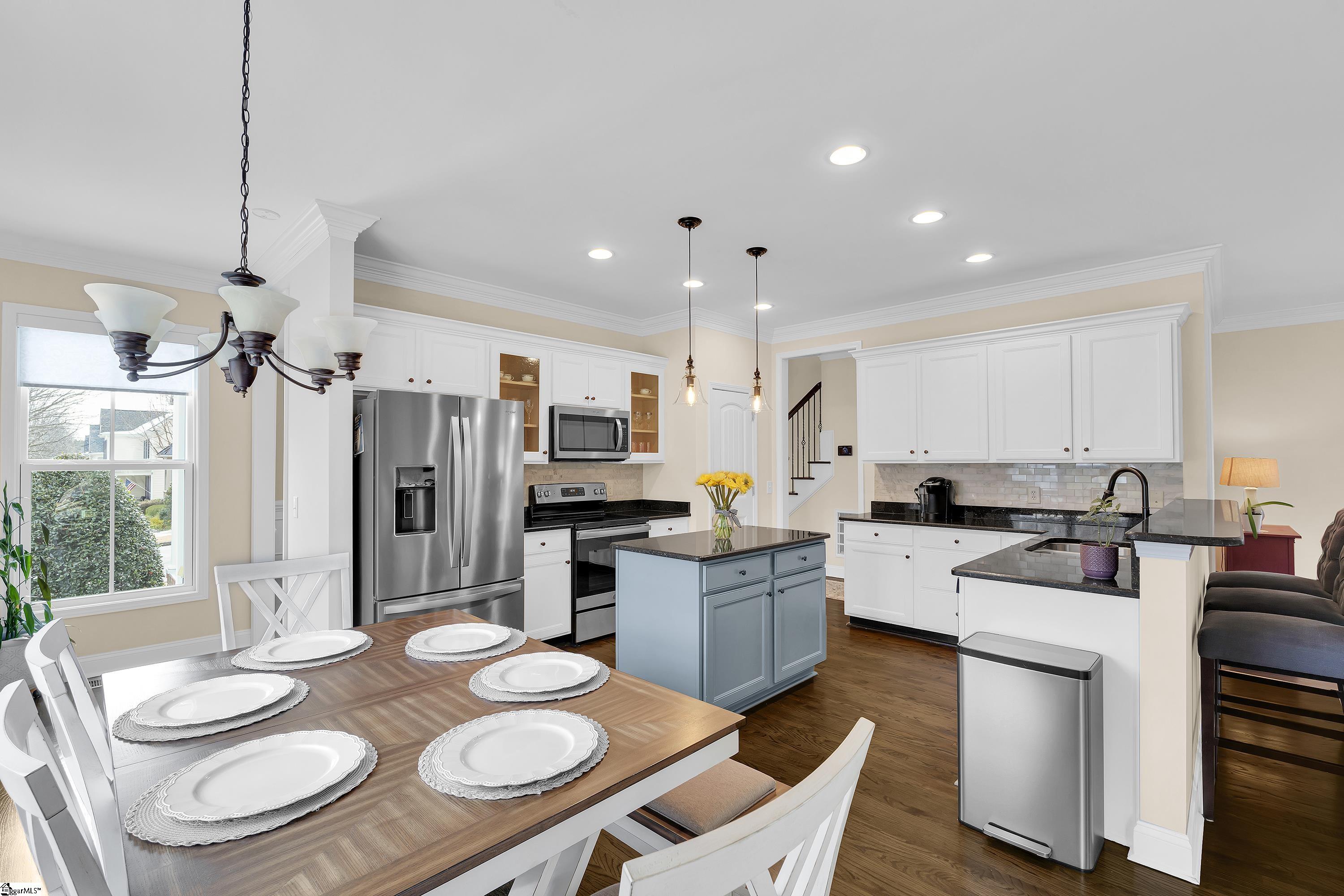 102 Hollingsworth Drive