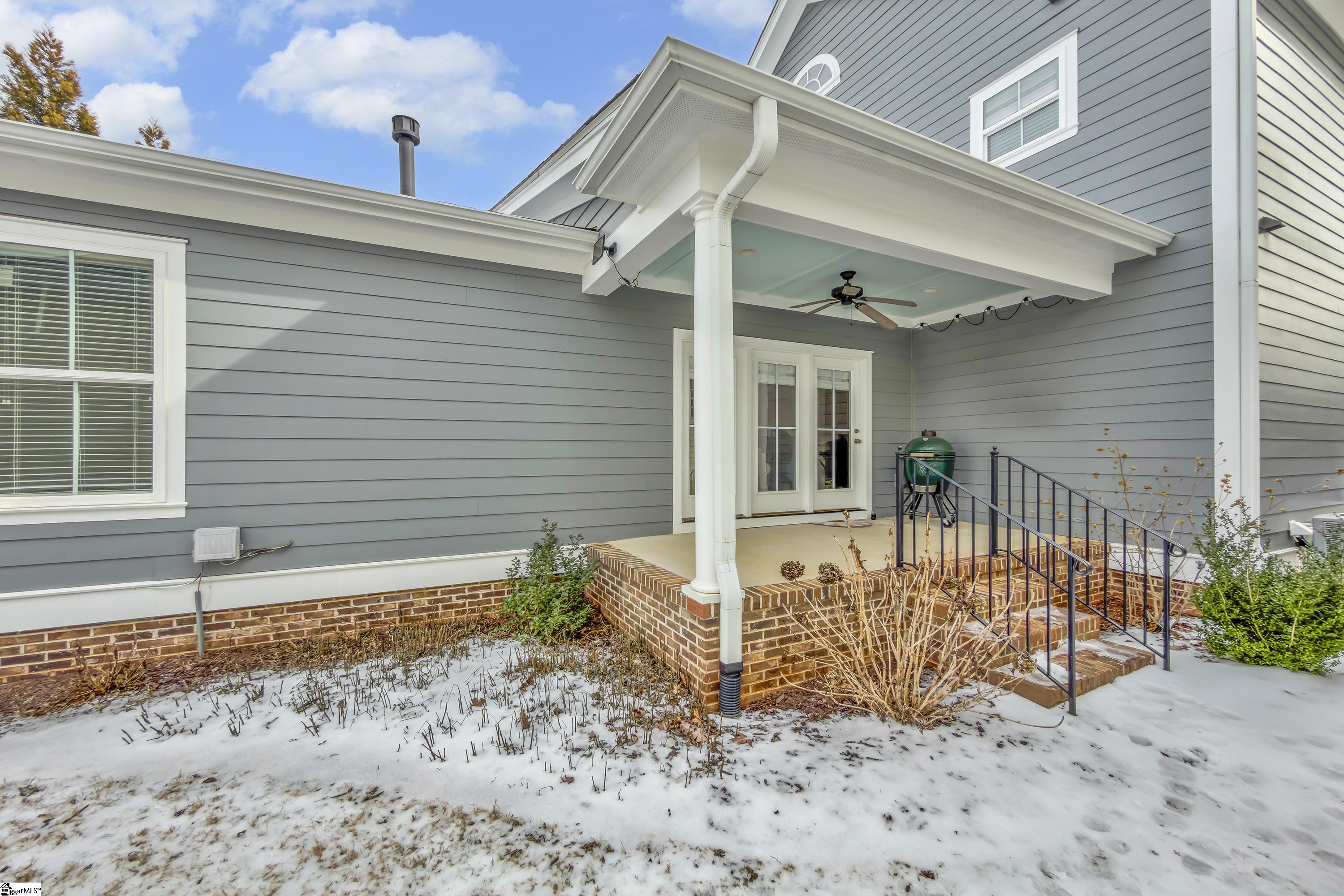 102 Hollingsworth Drive