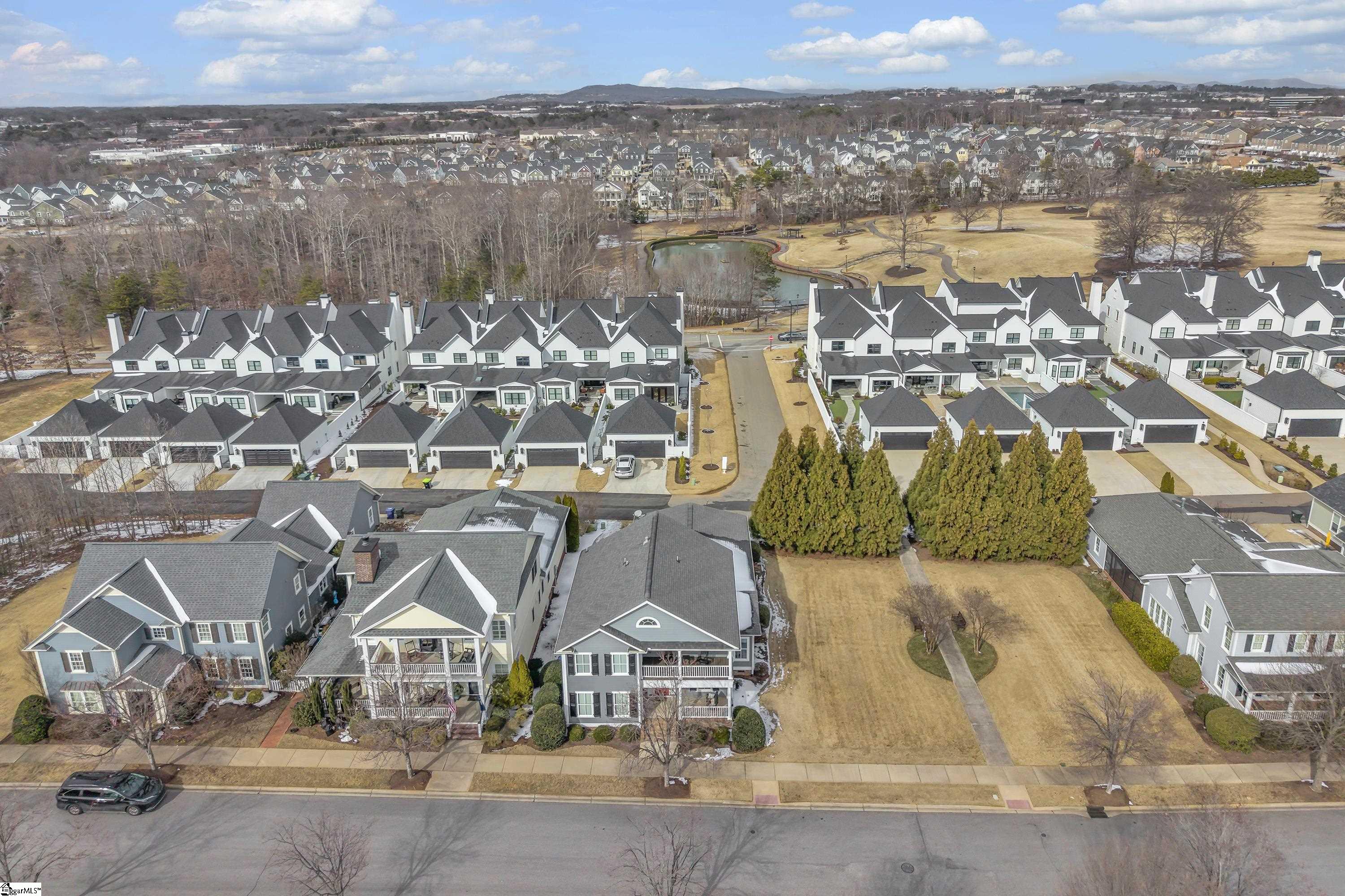 102 Hollingsworth Drive