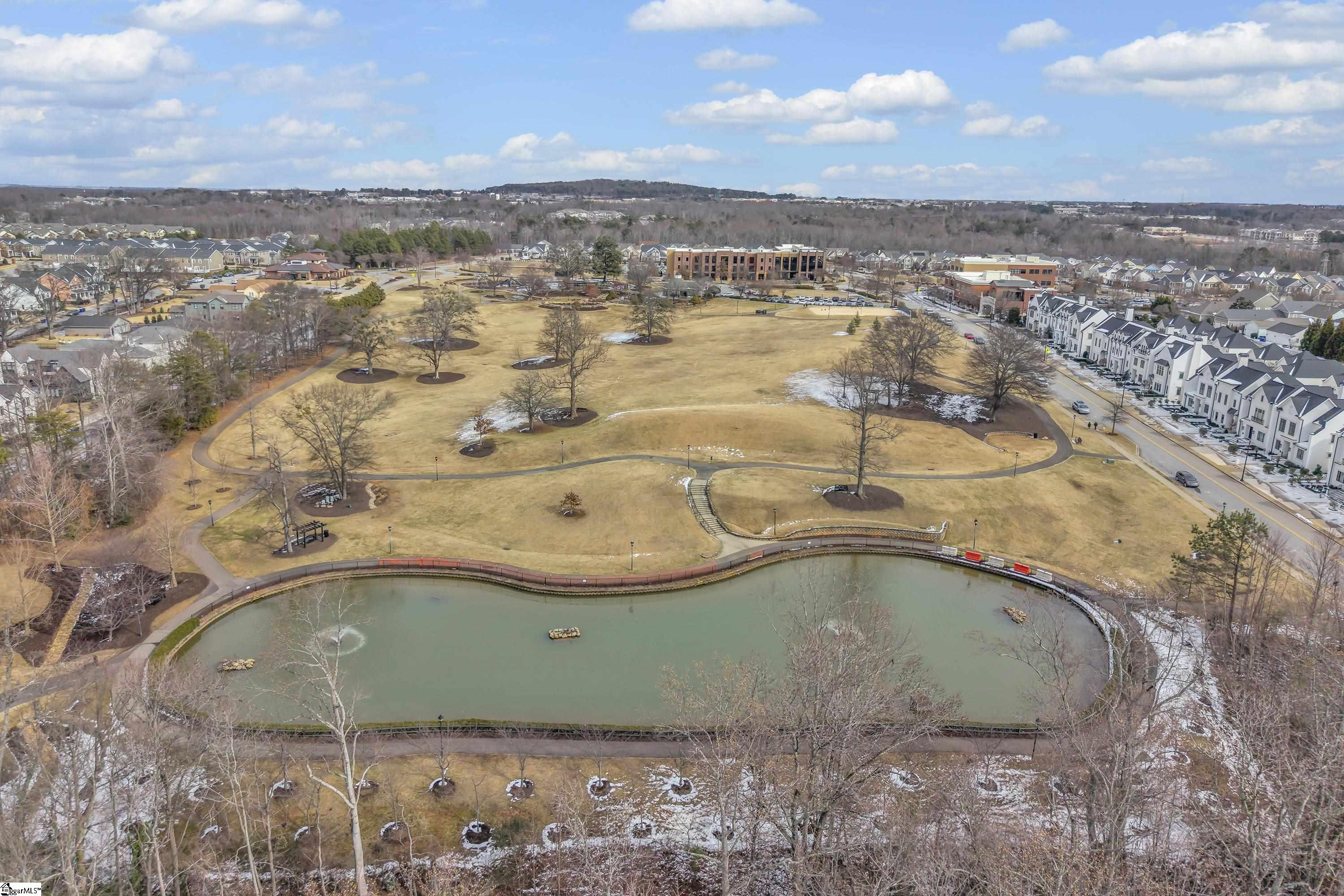 102 Hollingsworth Drive