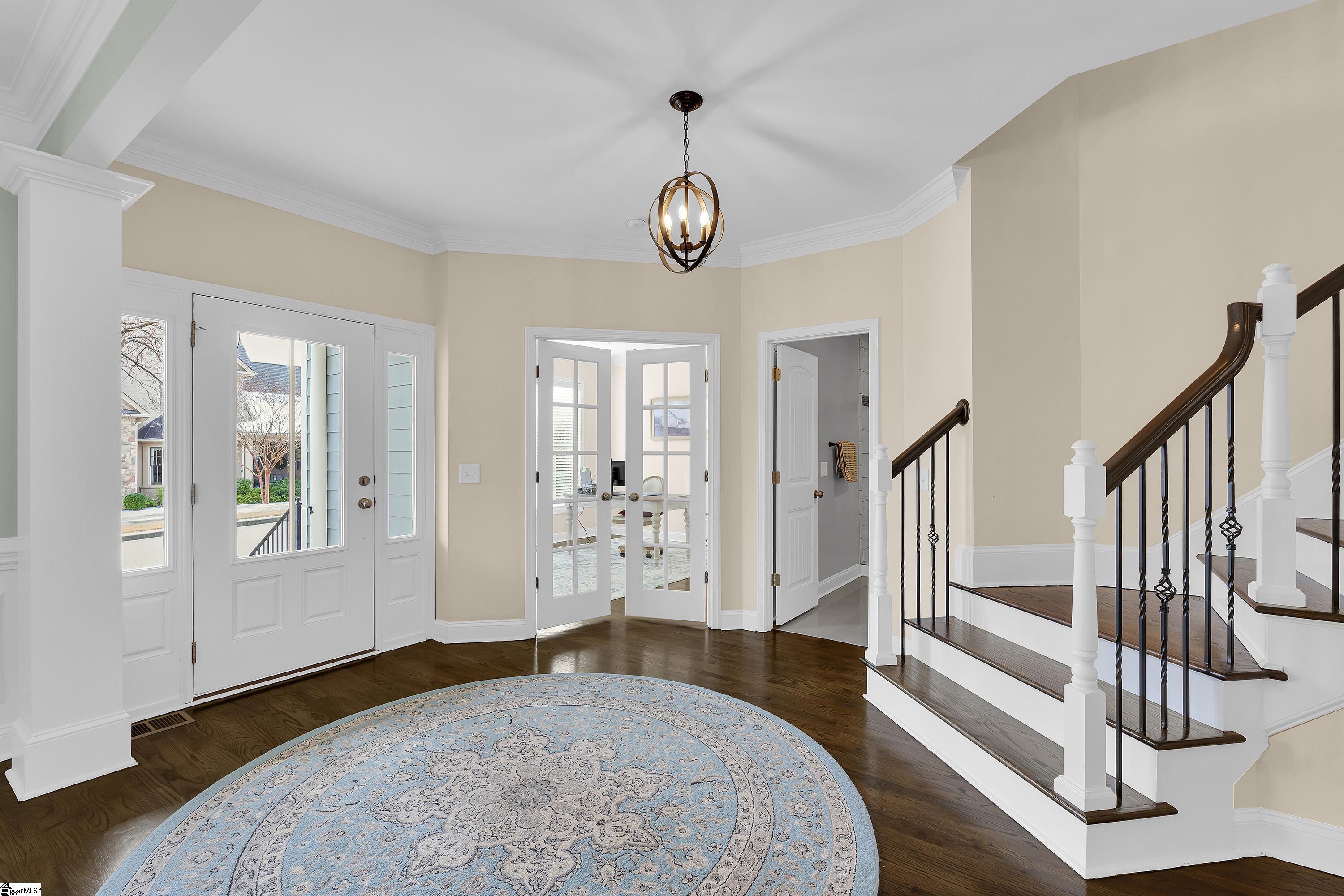 102 Hollingsworth Drive