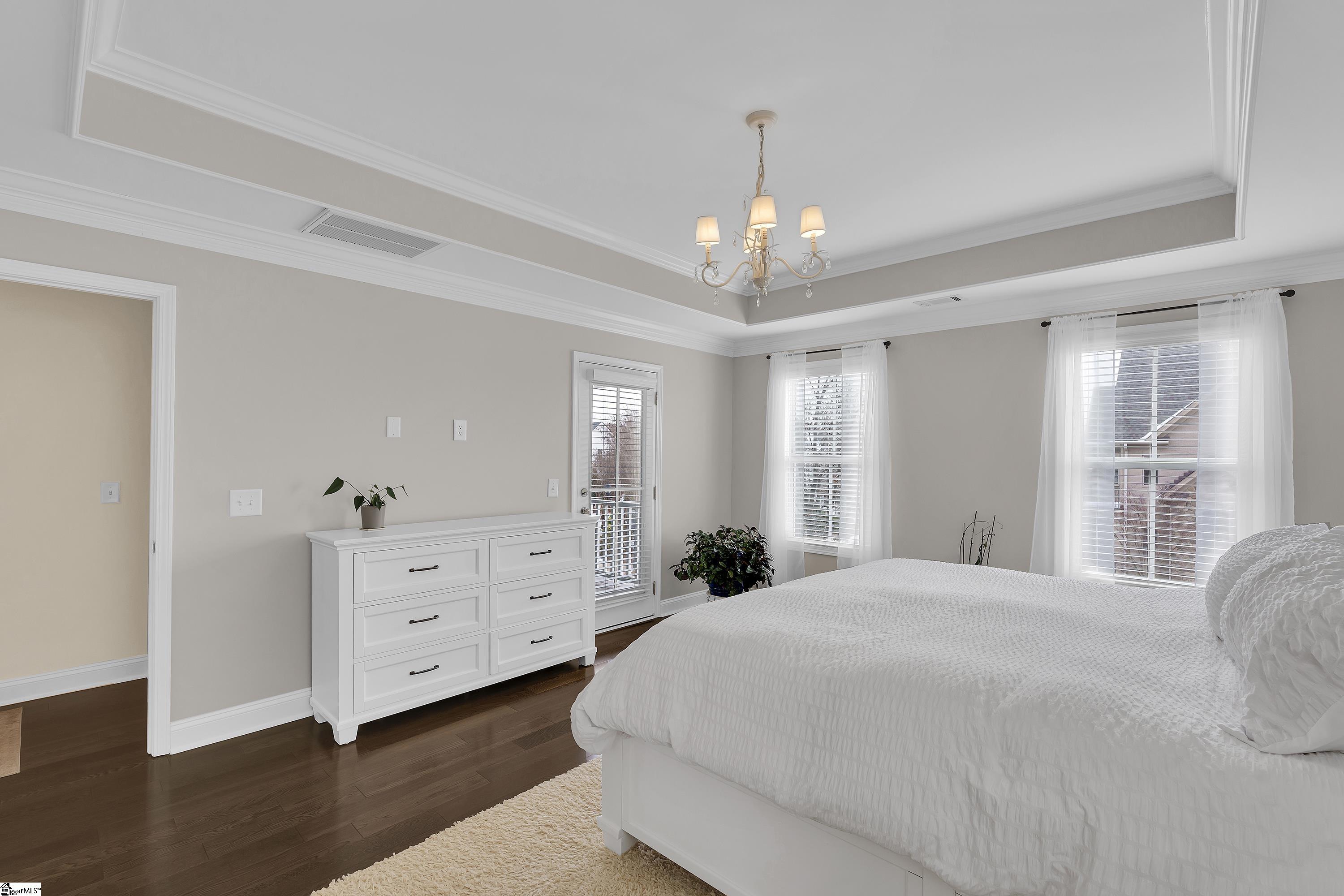 102 Hollingsworth Drive