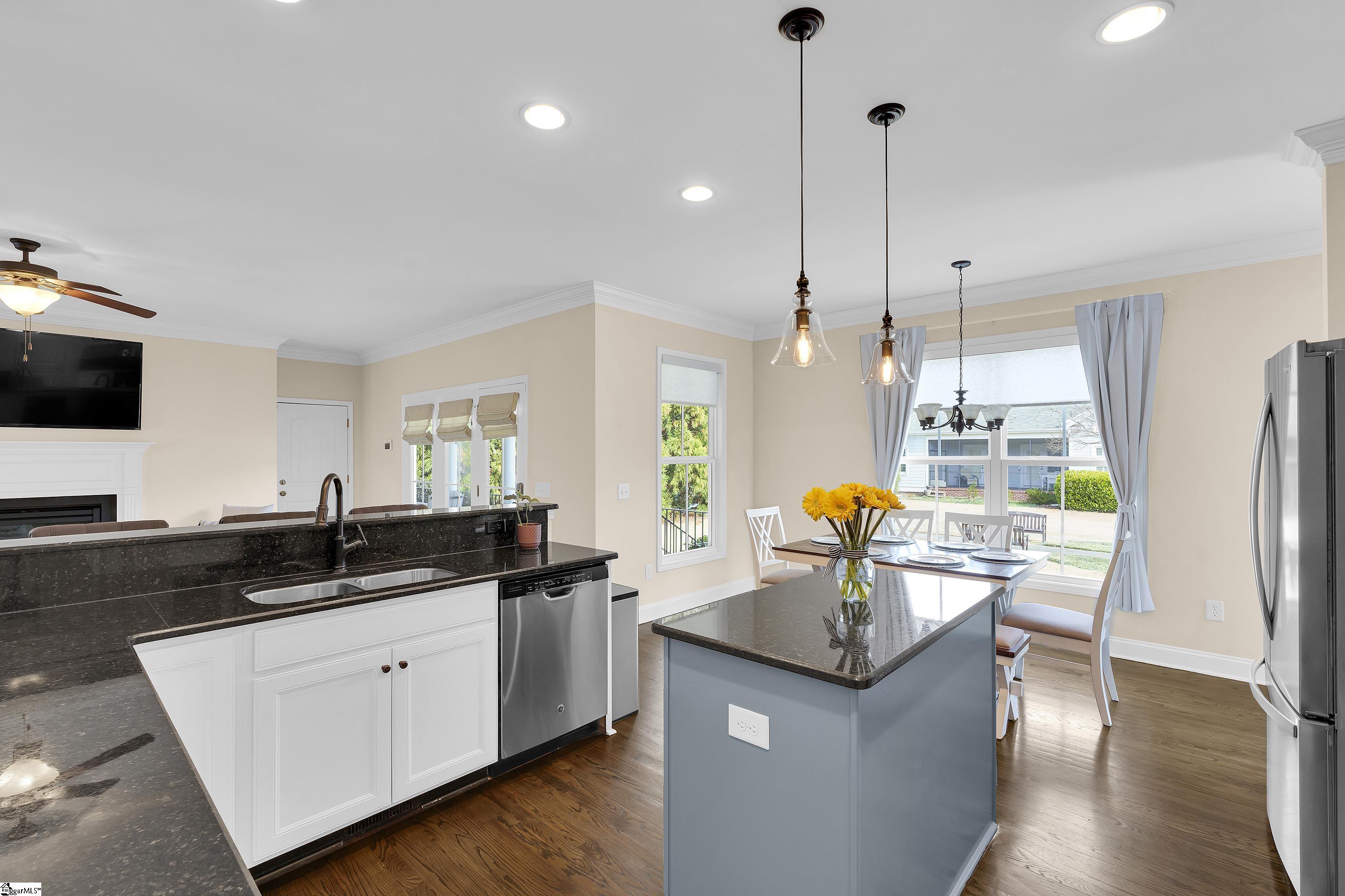 102 Hollingsworth Drive