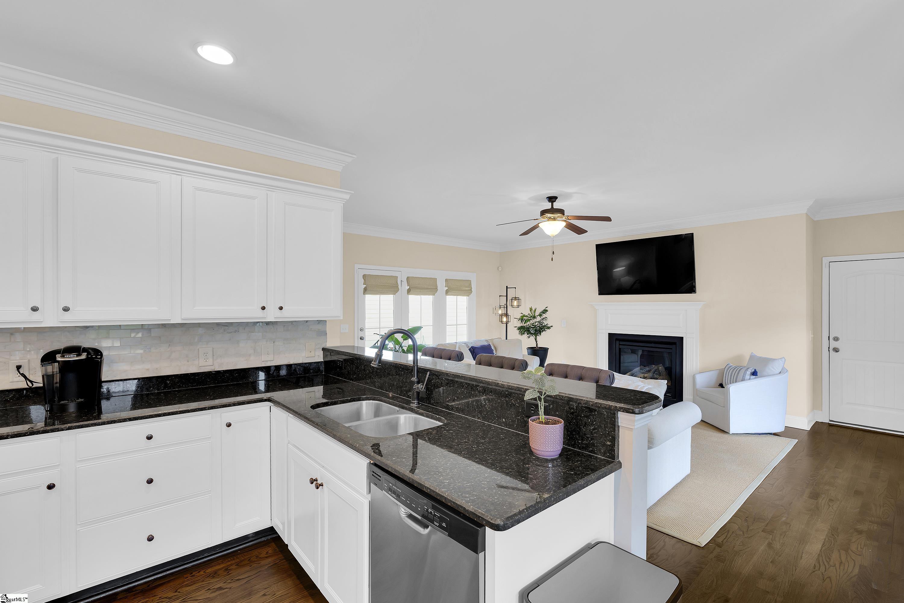 102 Hollingsworth Drive