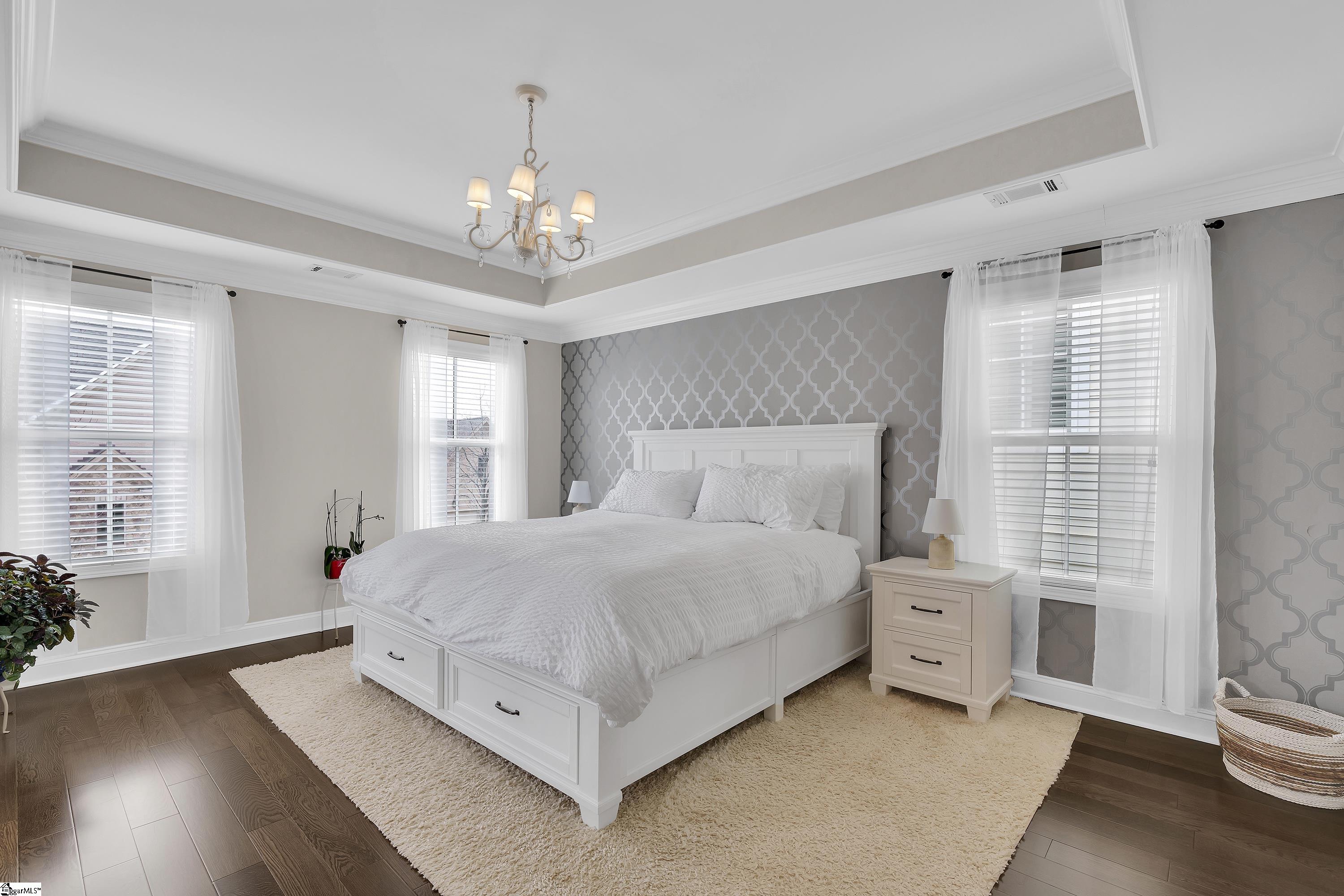 102 Hollingsworth Drive