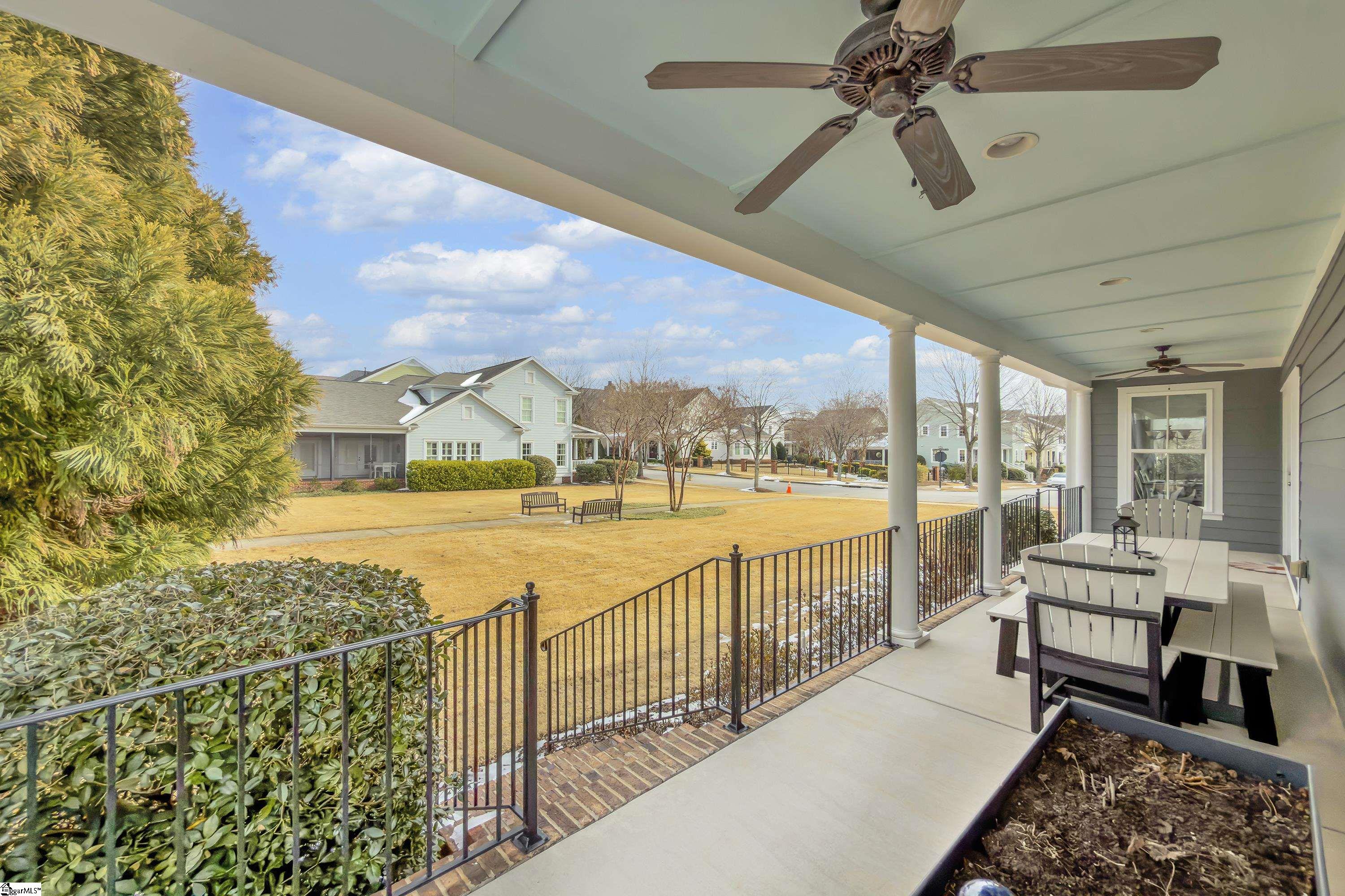 102 Hollingsworth Drive