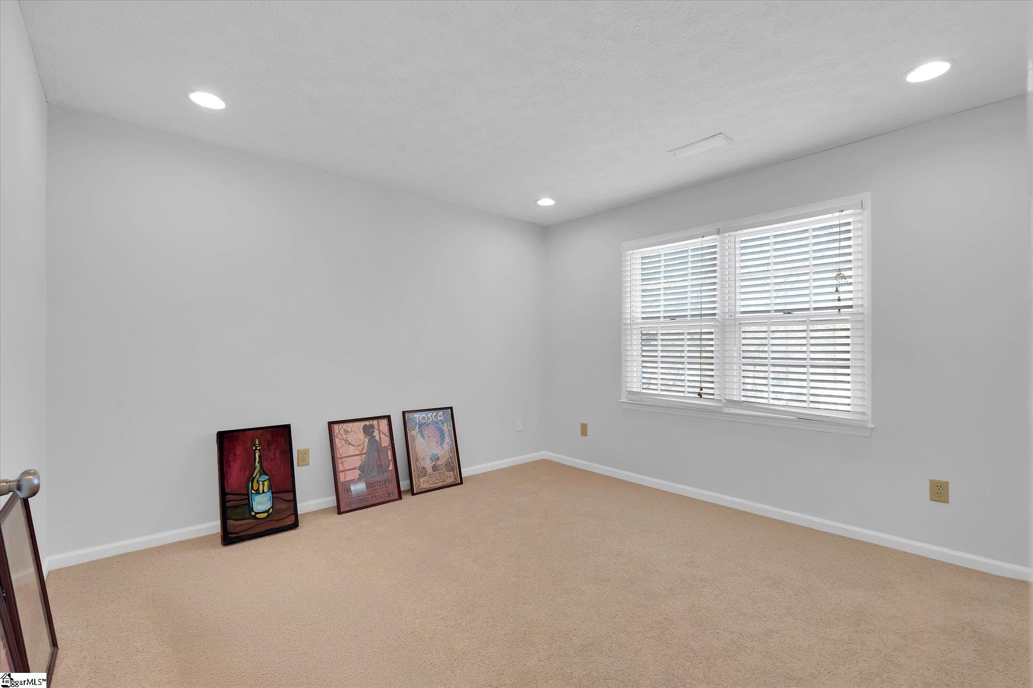 40 Wood Pointe Drive