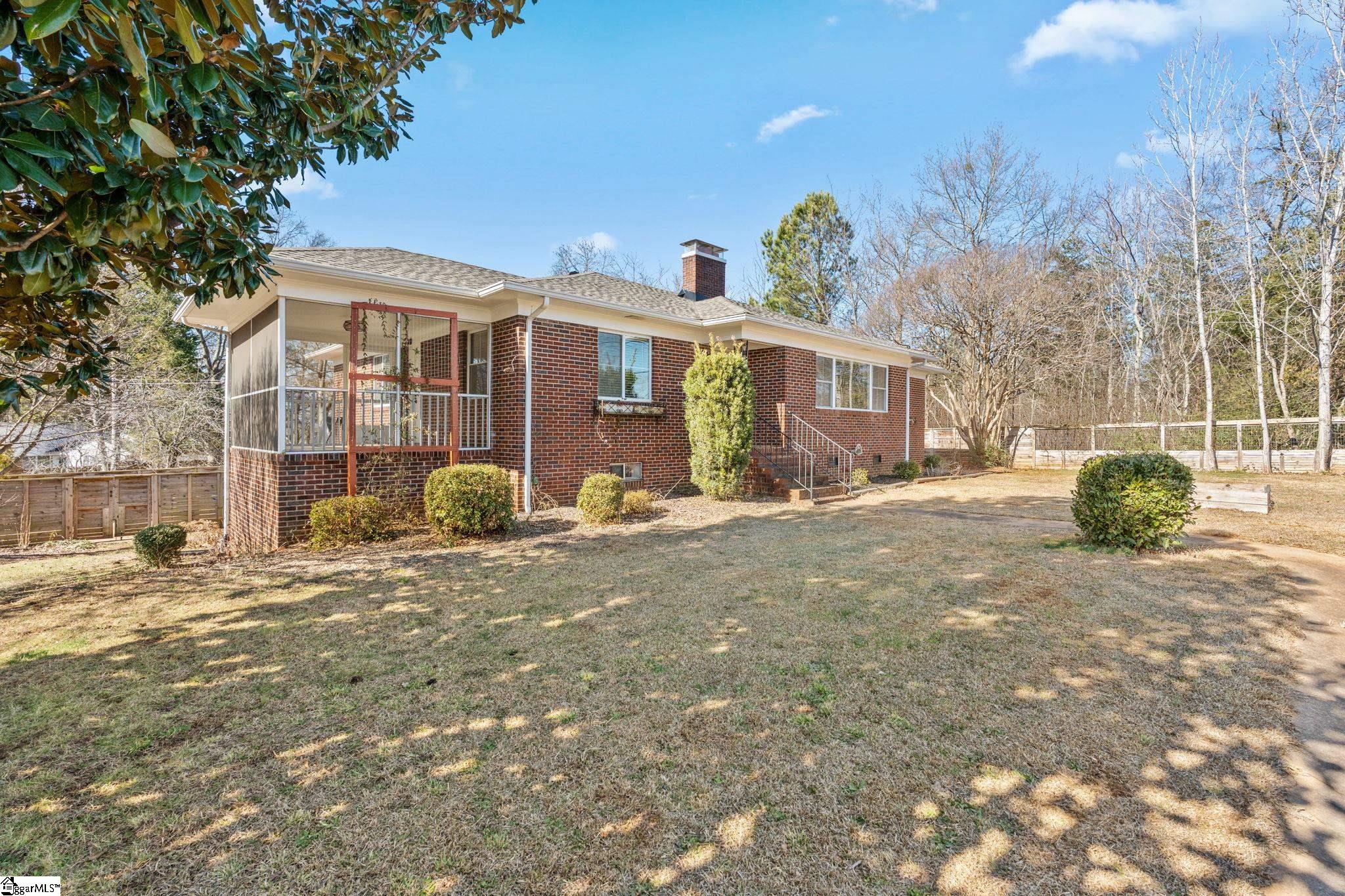 1801 Pleasantburg Drive