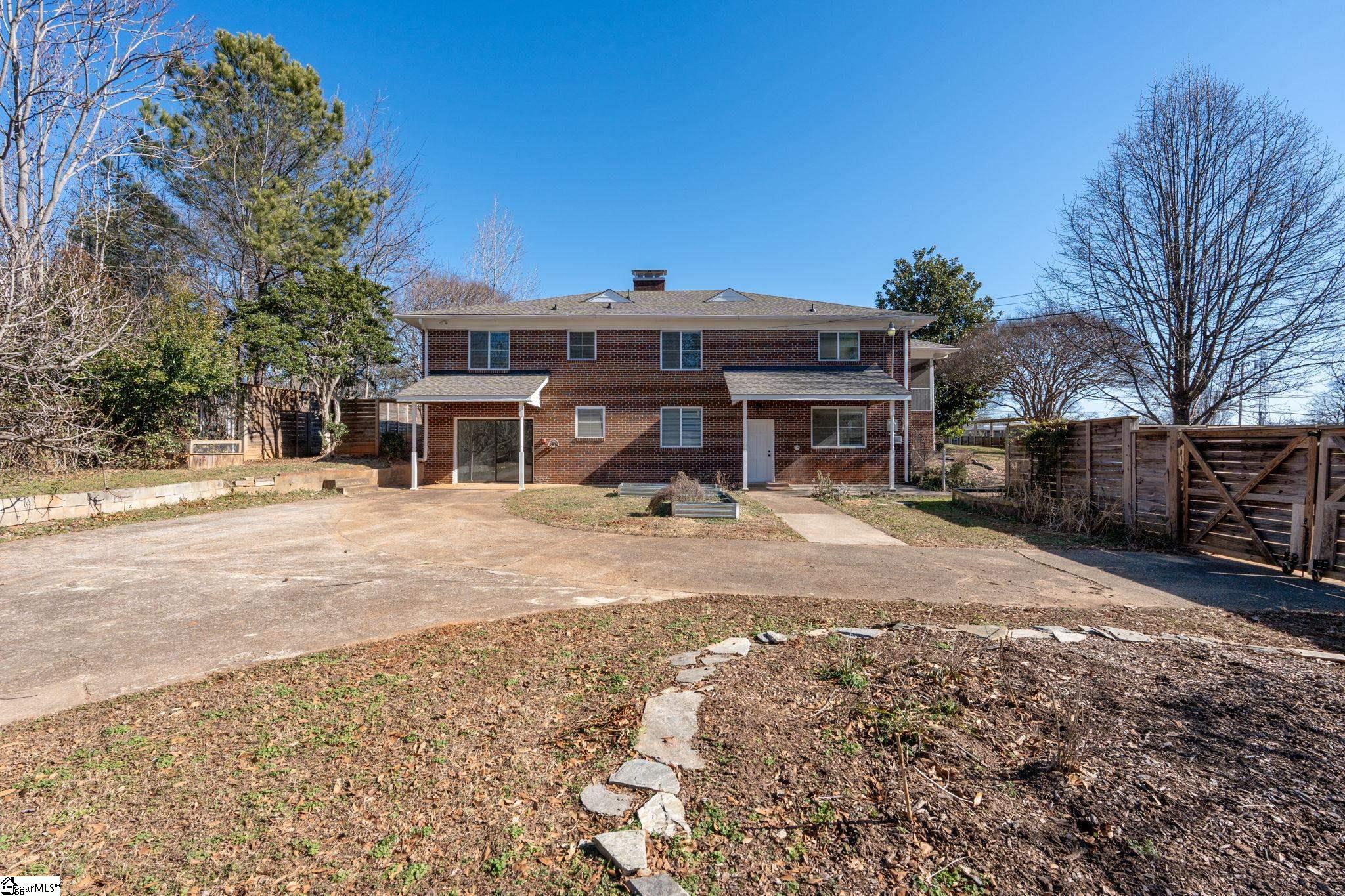 1801 Pleasantburg Drive
