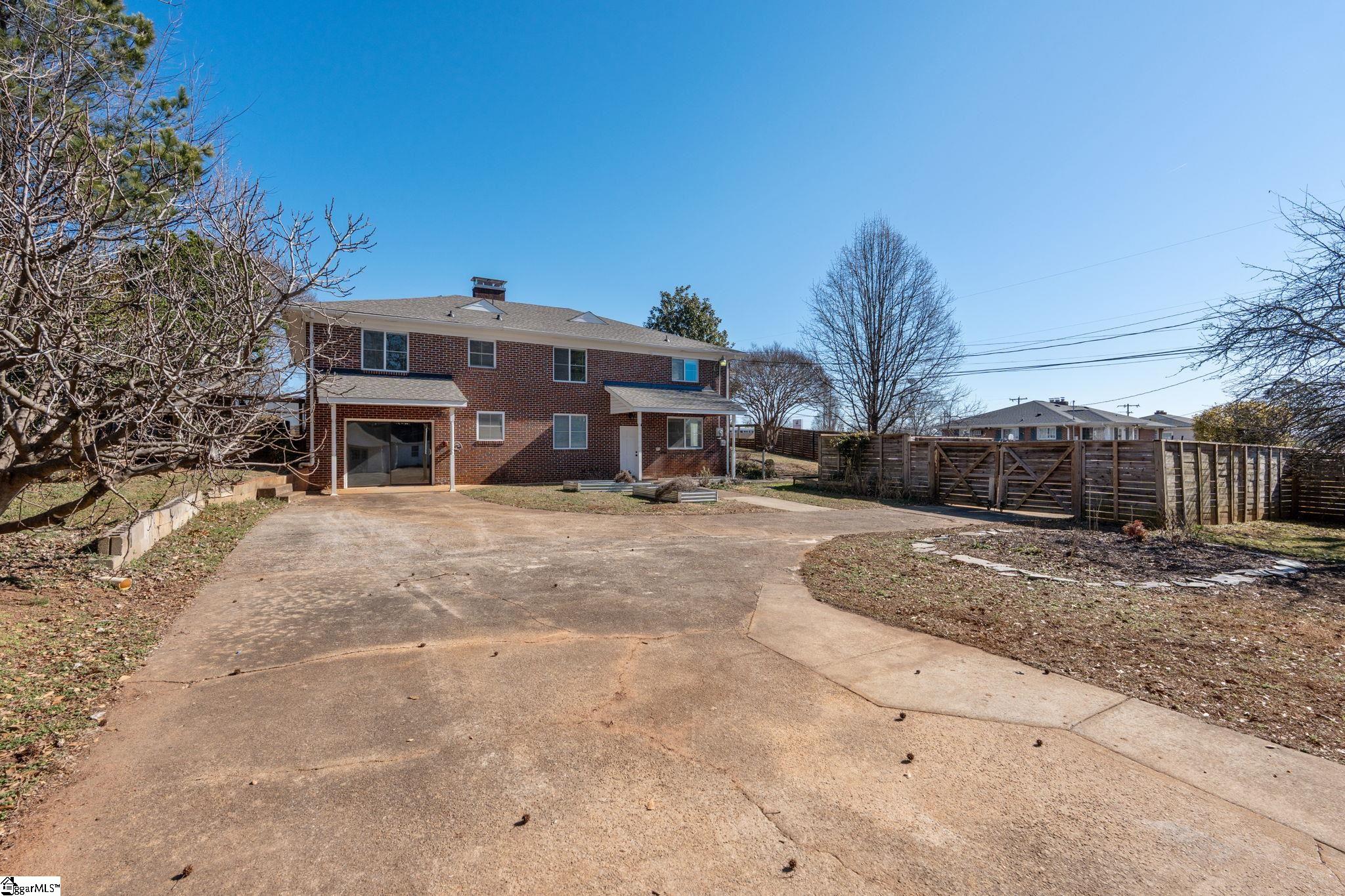 1801 Pleasantburg Drive