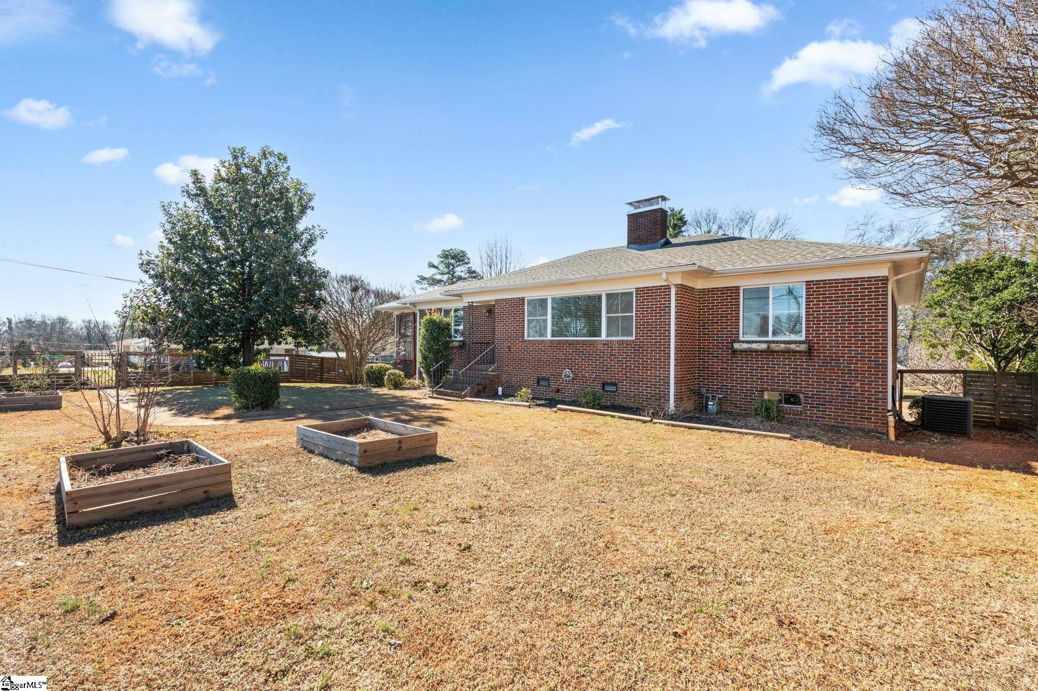 1801 Pleasantburg Drive