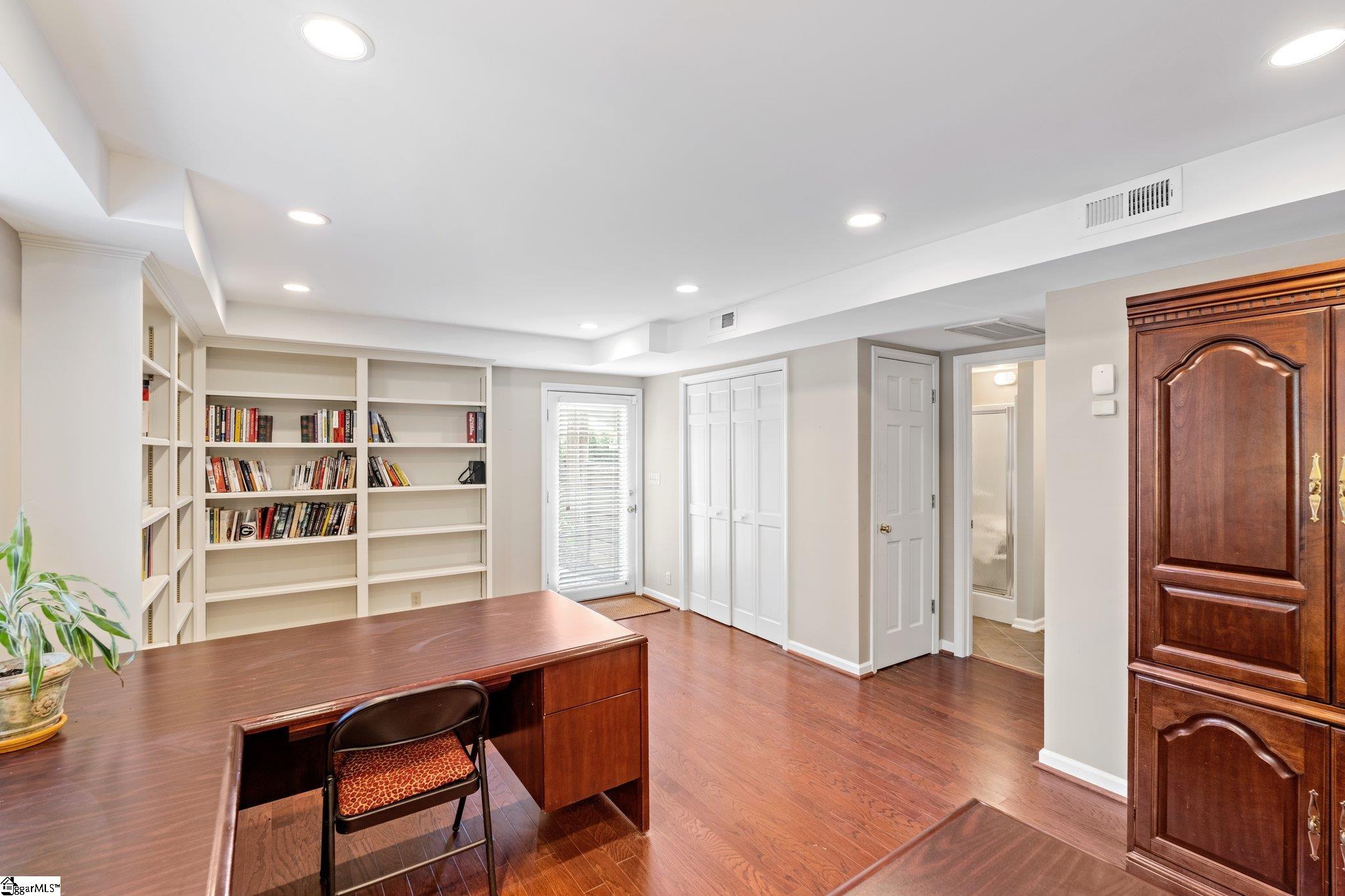 416 E Seven Oaks Drive