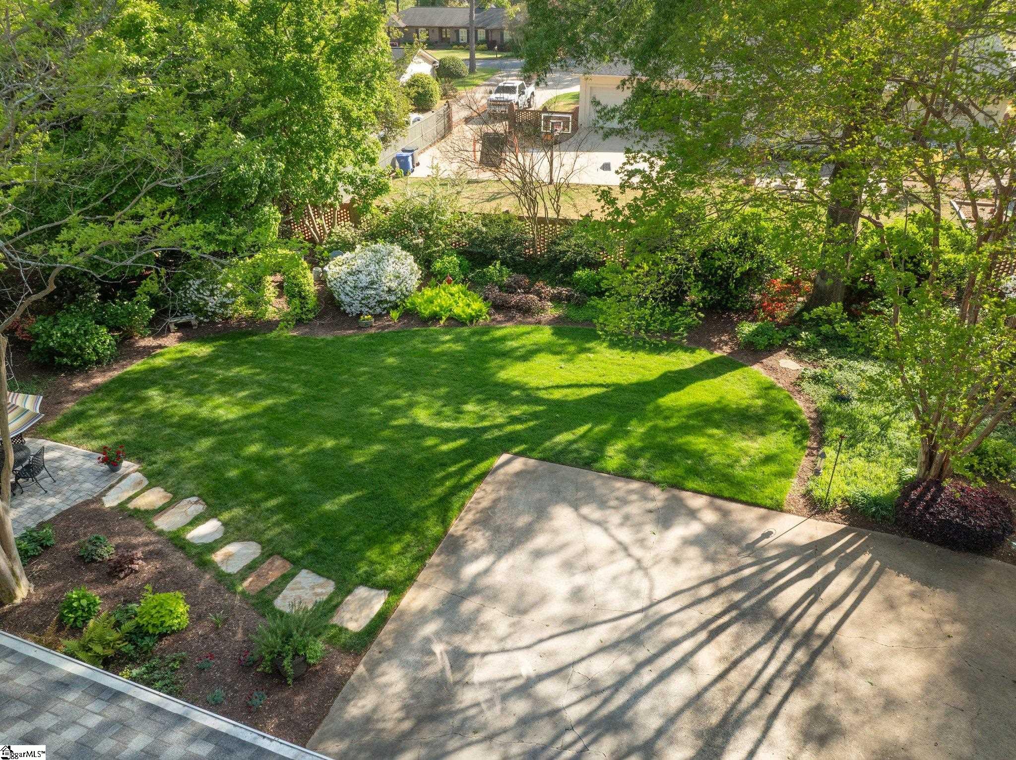 416 E Seven Oaks Drive