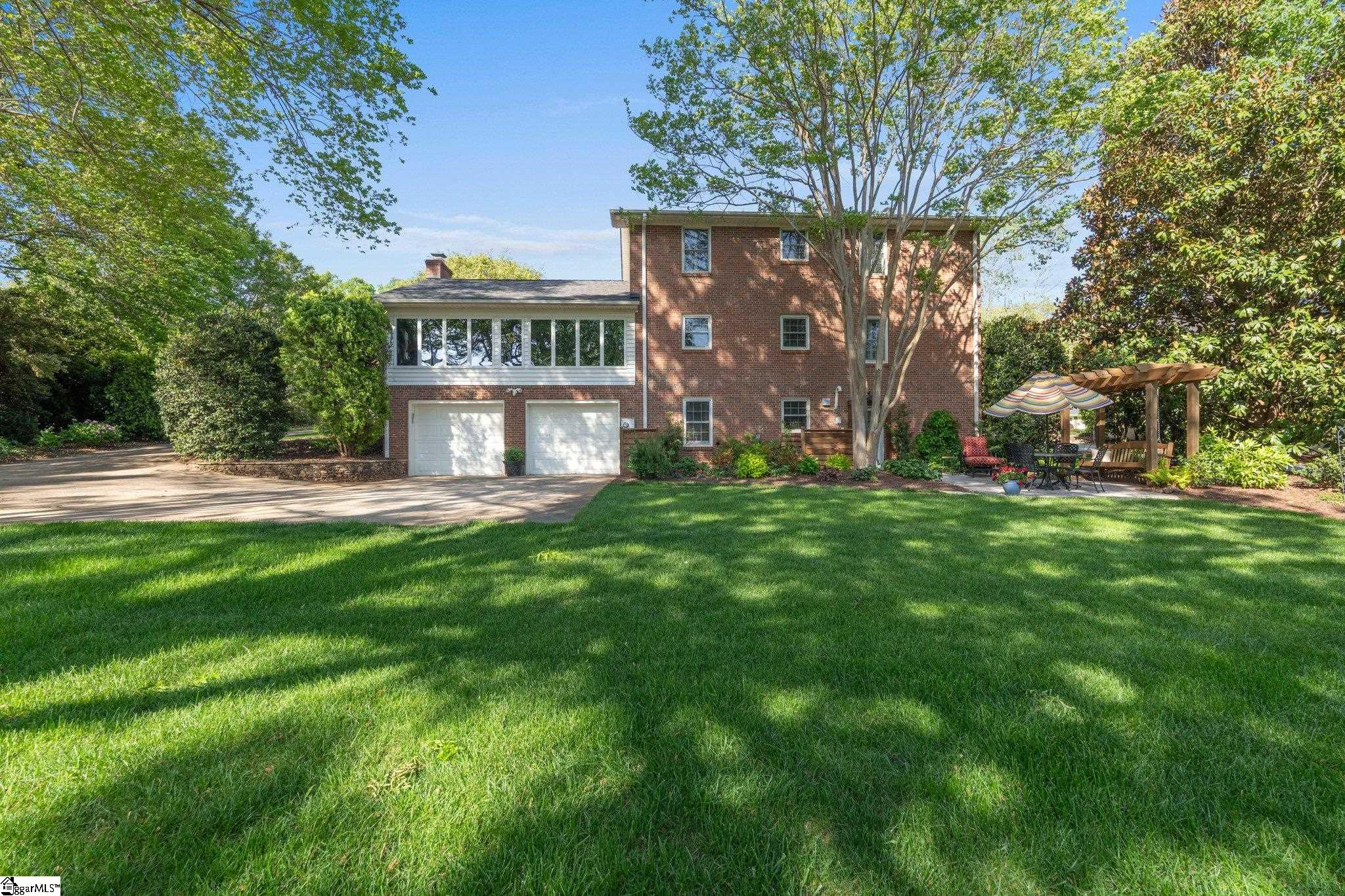 416 E Seven Oaks Drive