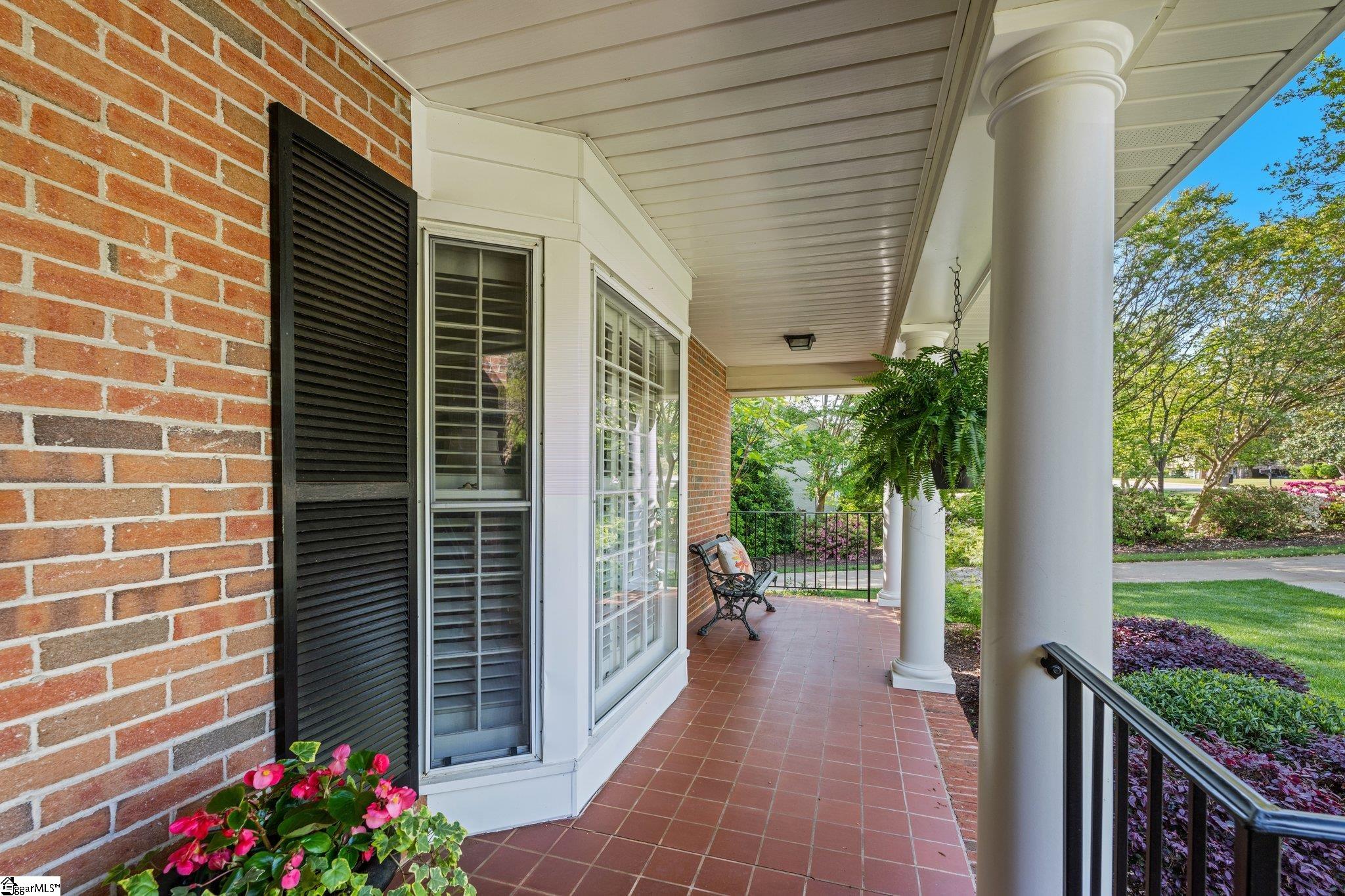 416 E Seven Oaks Drive