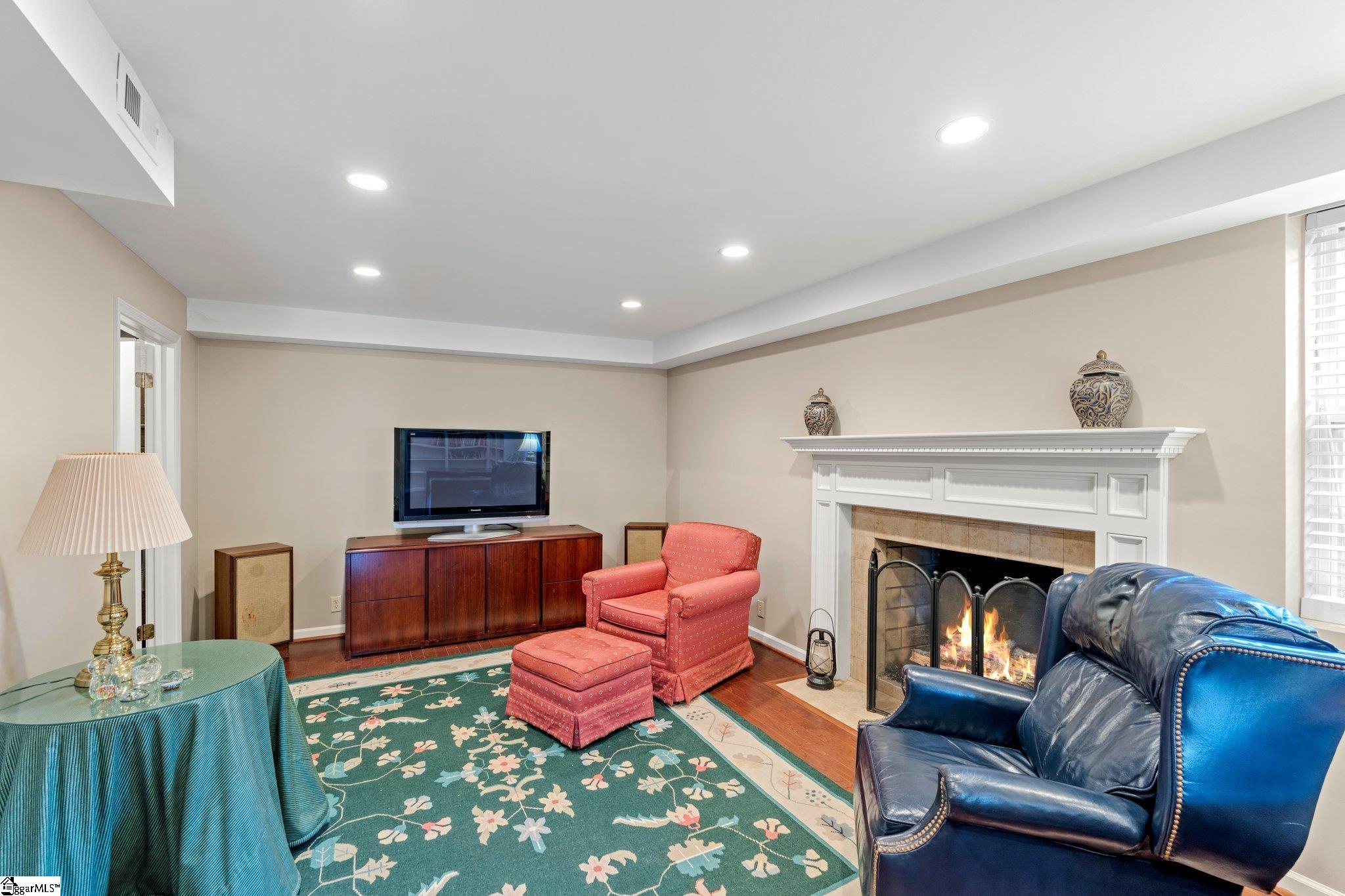 416 E Seven Oaks Drive