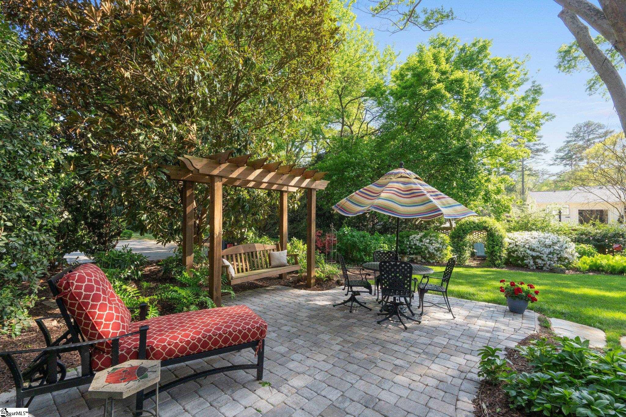 416 E Seven Oaks Drive