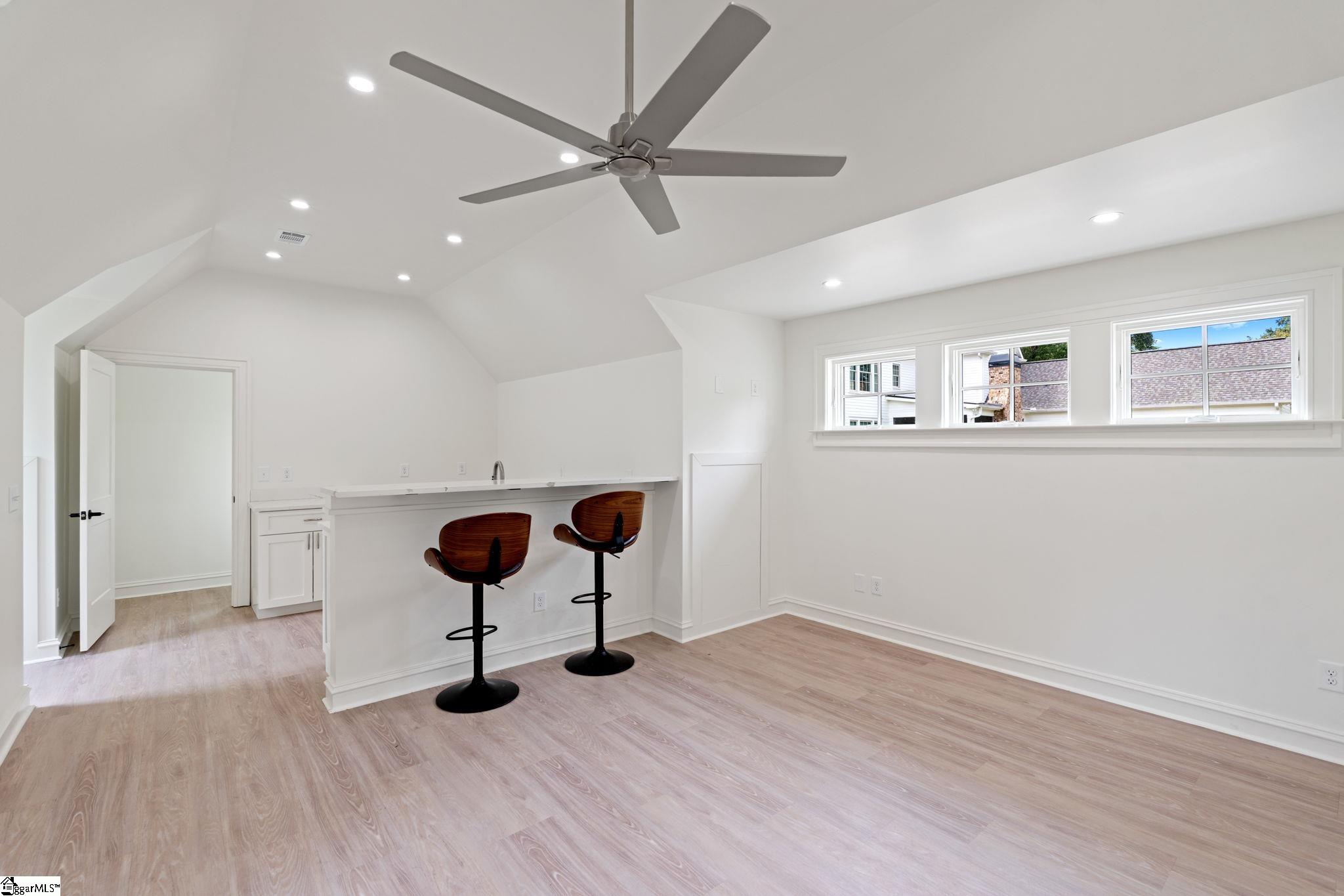 129 Mount Vista Avenue