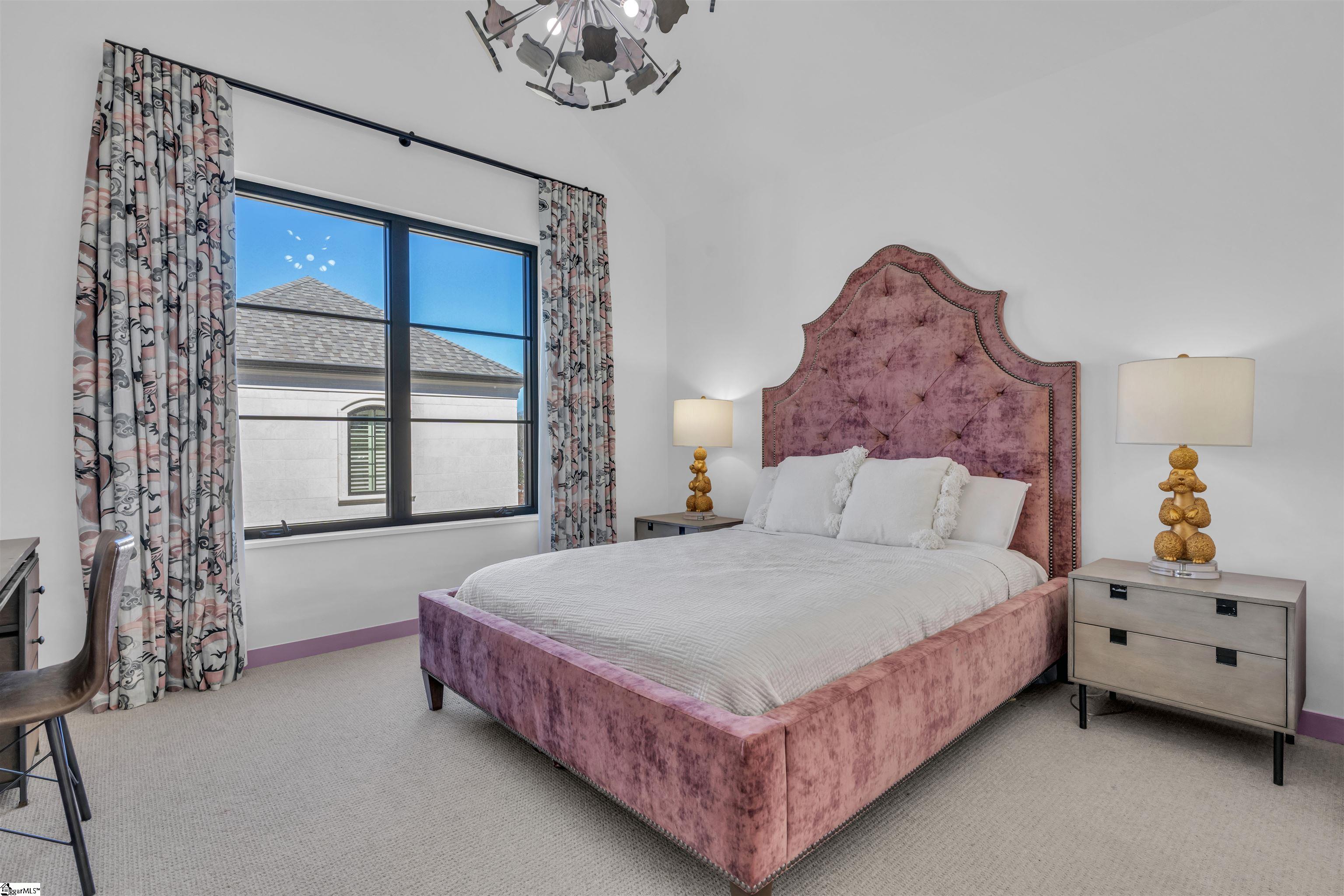 32 Gardenview Avenue