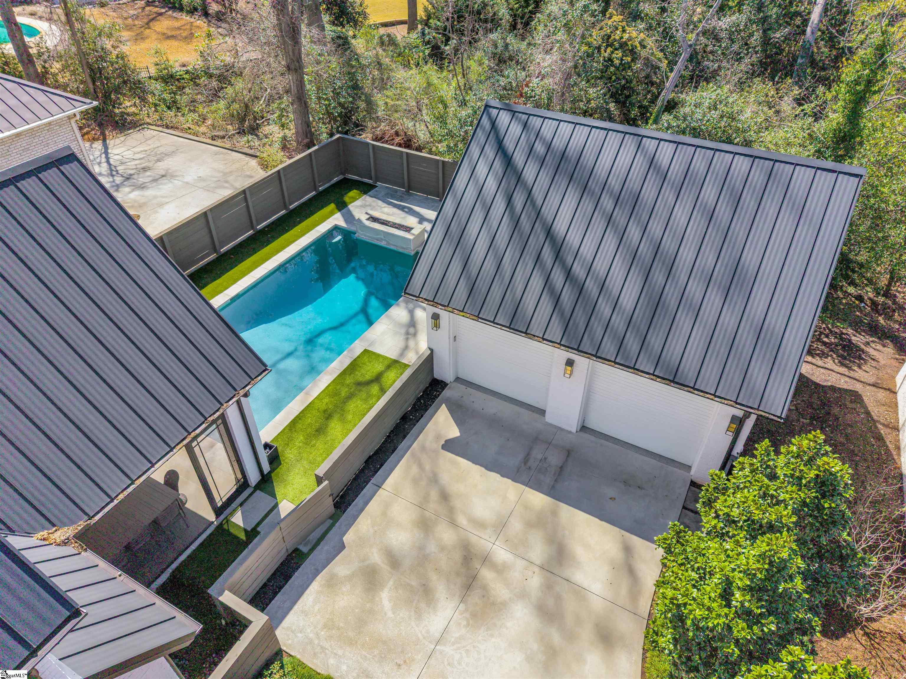 32 Gardenview Avenue