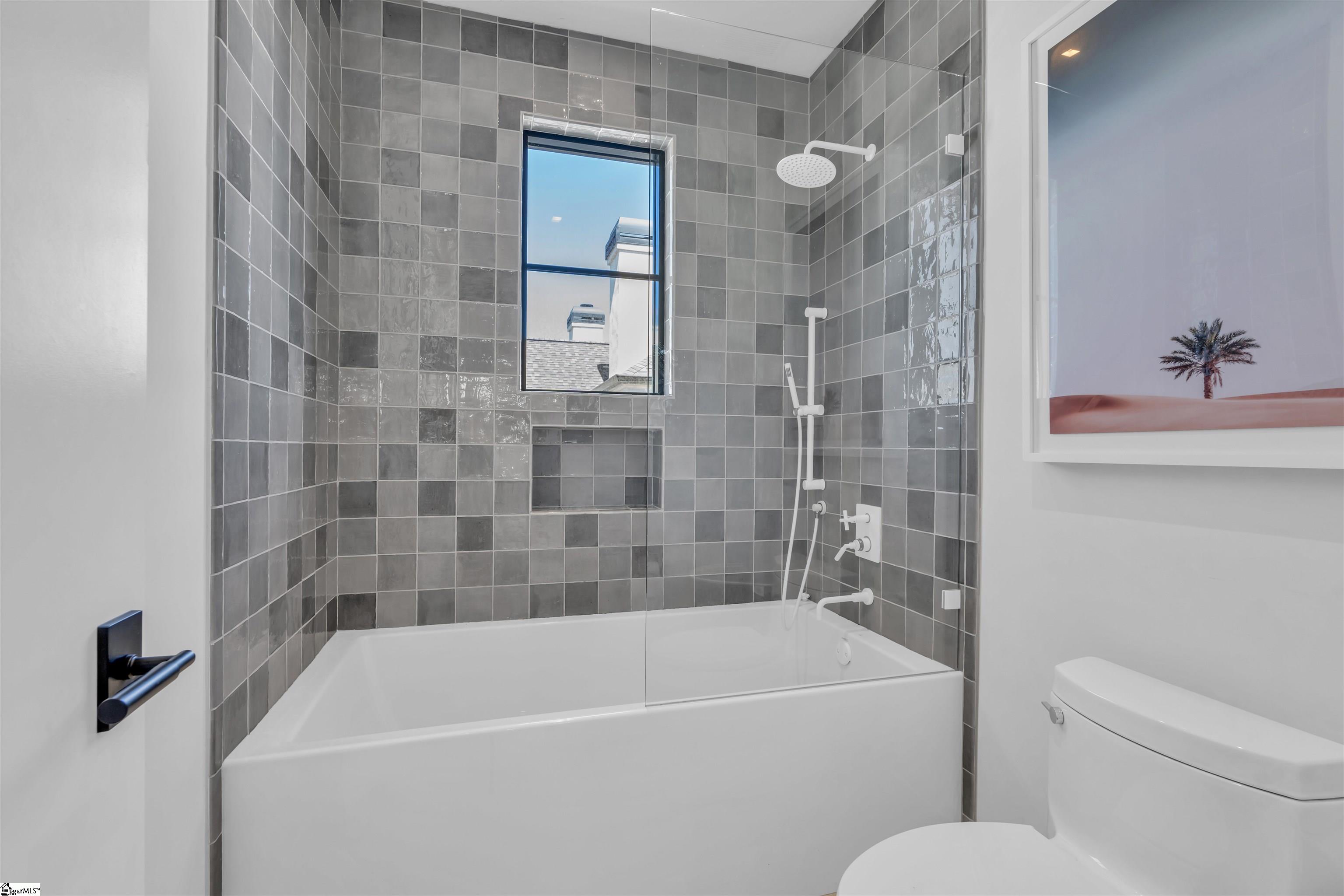 32 Gardenview Avenue