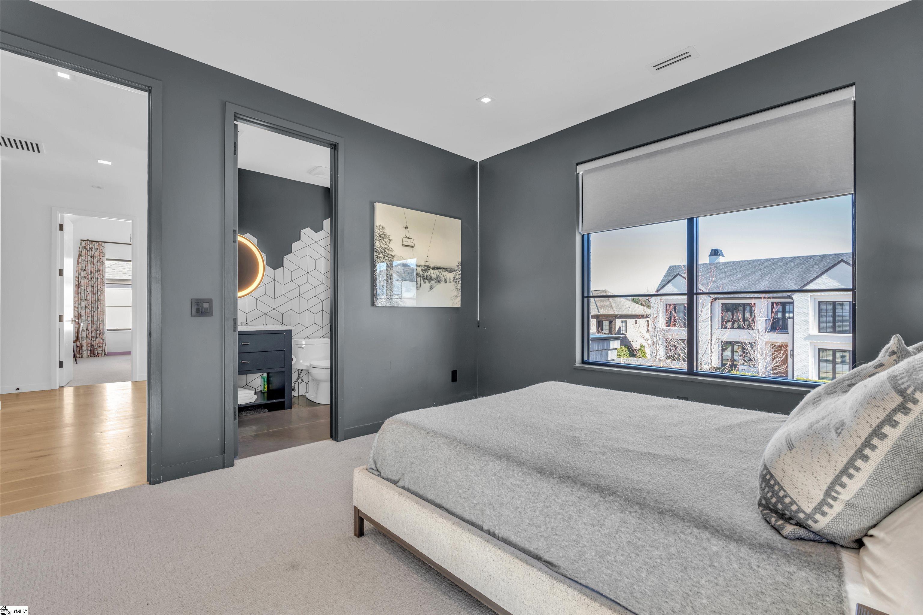 32 Gardenview Avenue