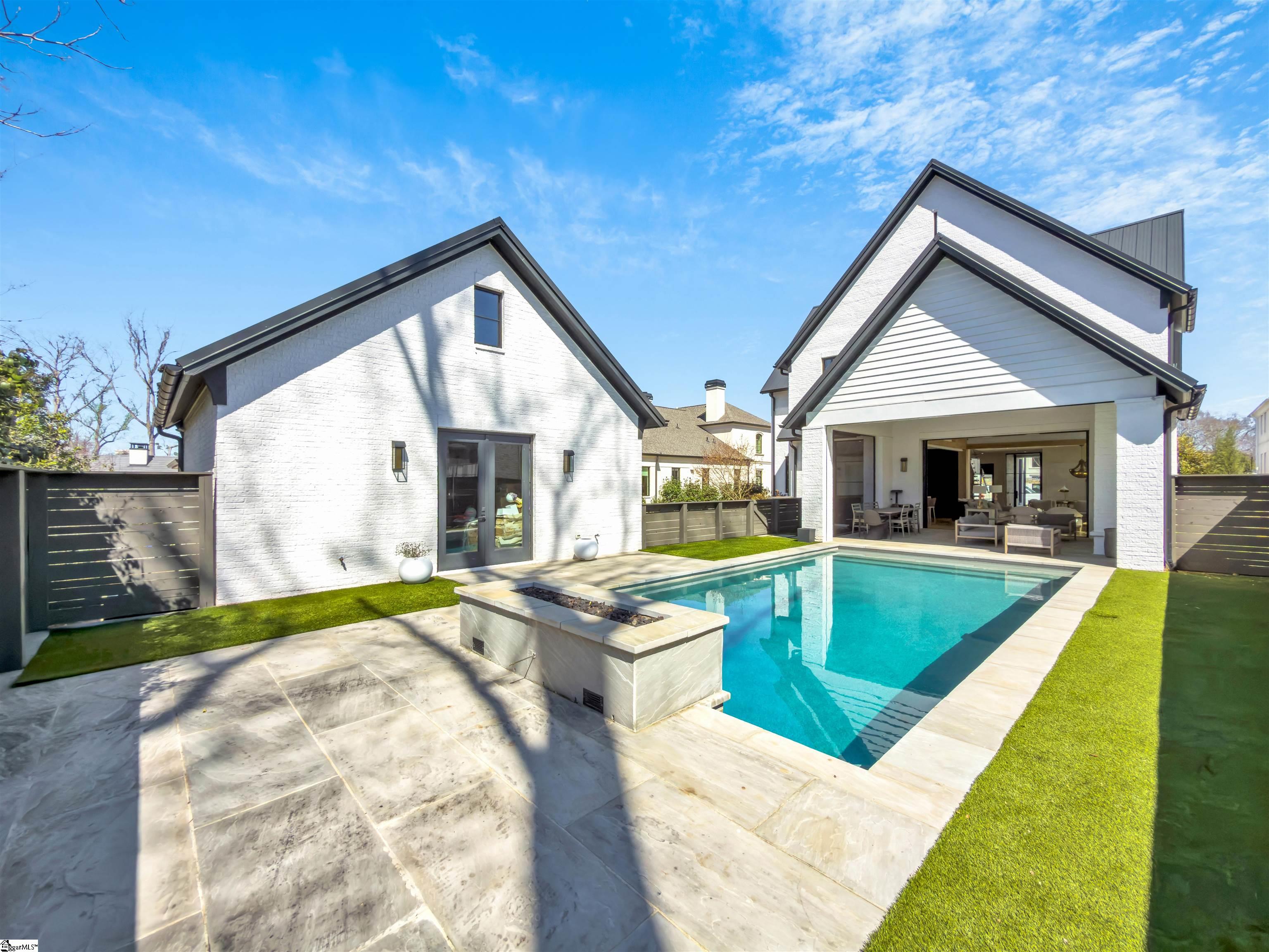 32 Gardenview Avenue