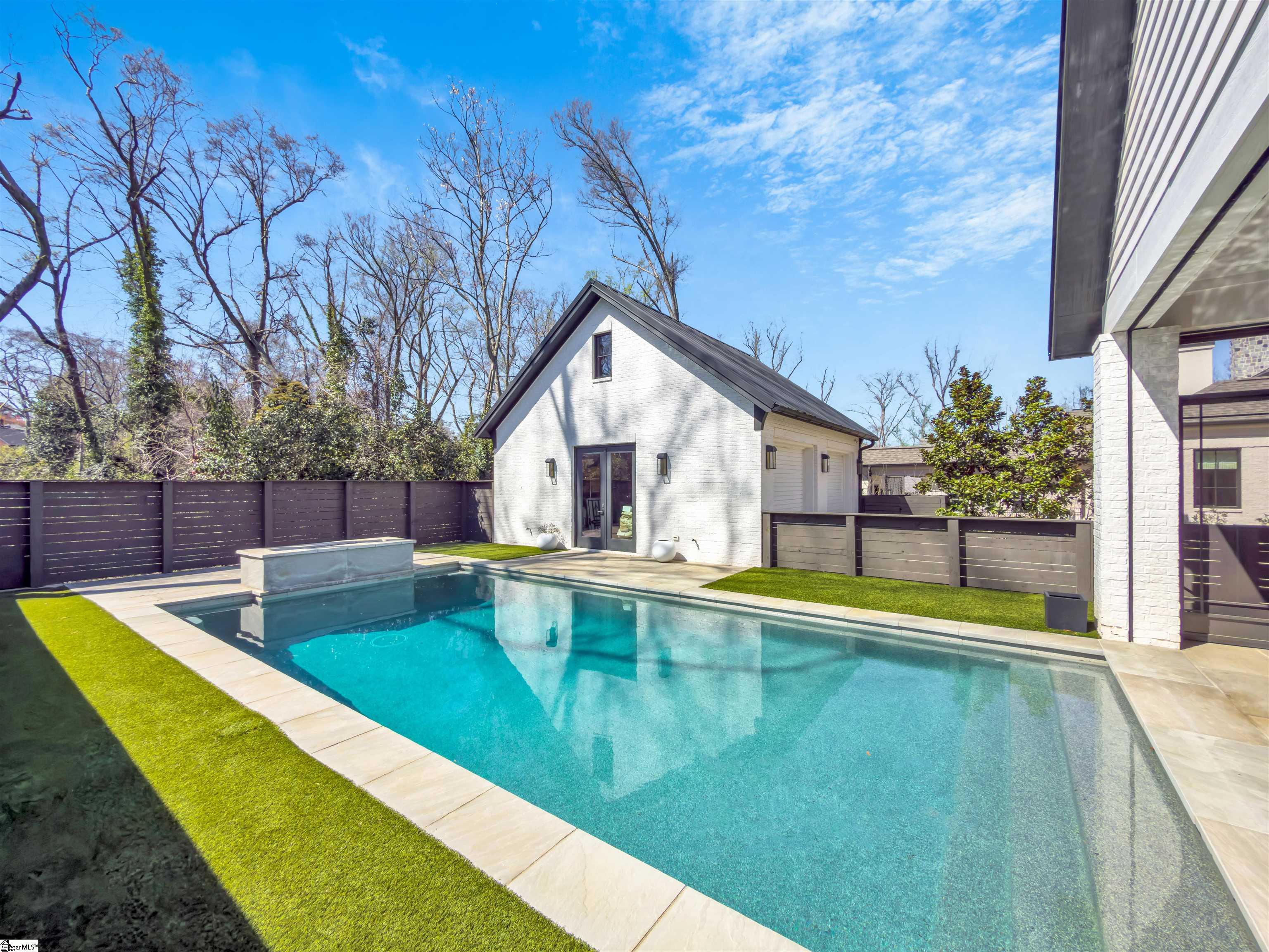 32 Gardenview Avenue