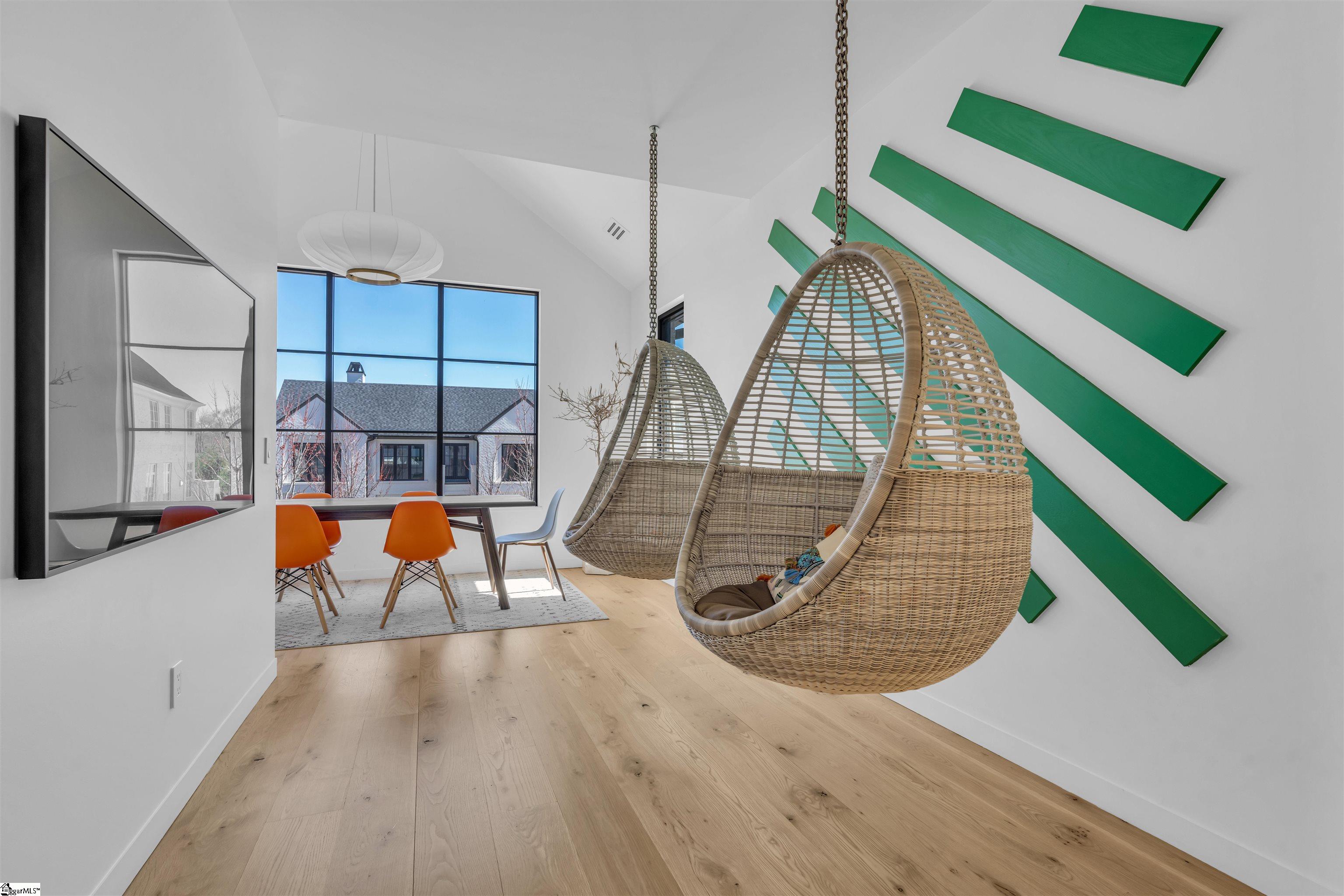 32 Gardenview Avenue