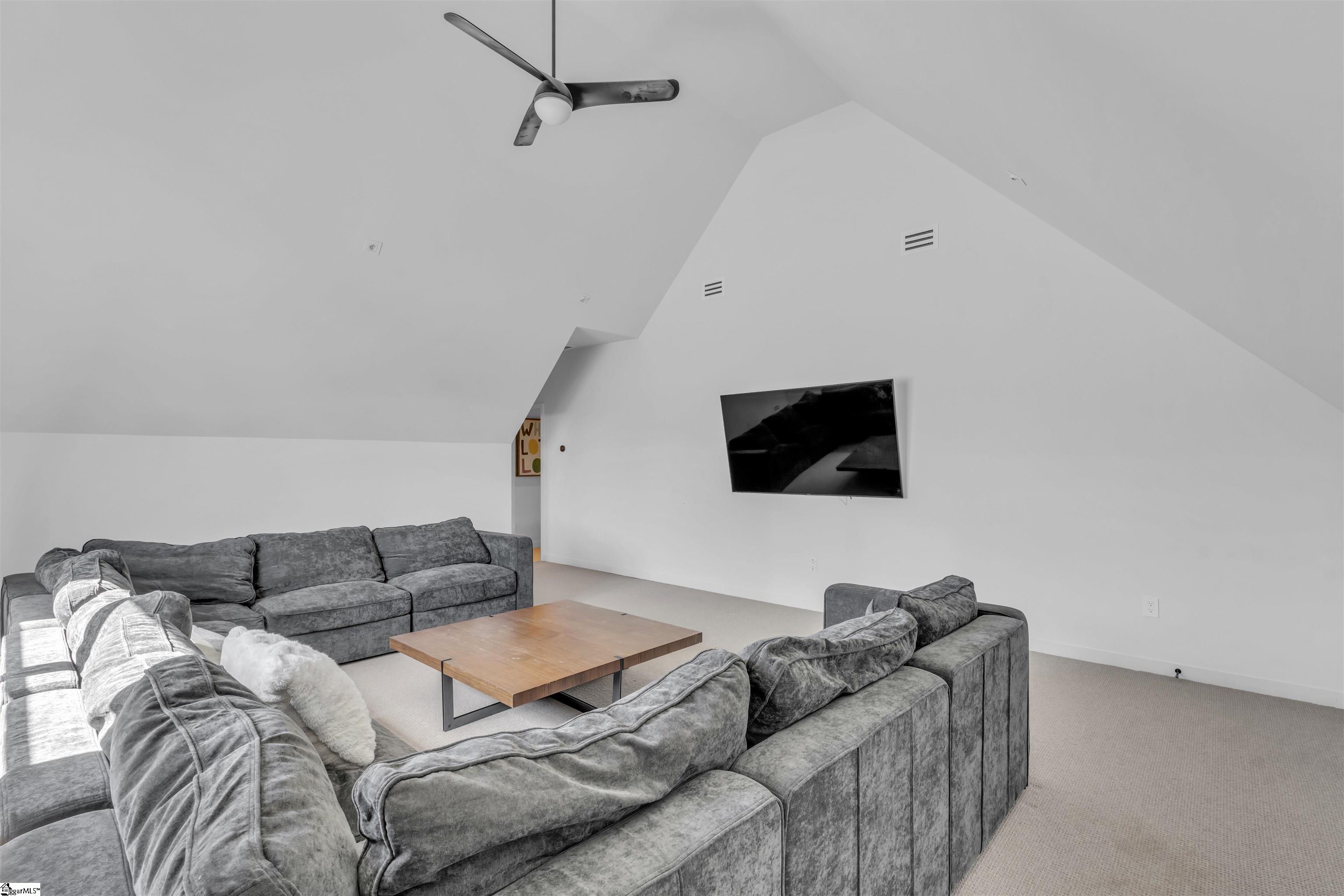 32 Gardenview Avenue