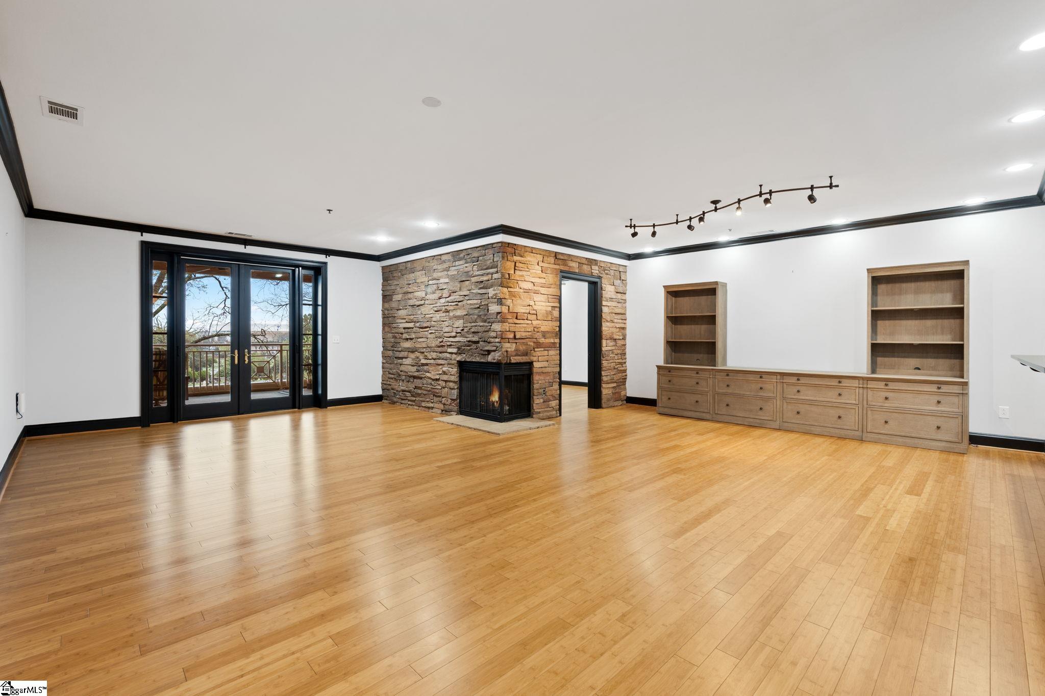 400 N Main Street # 203