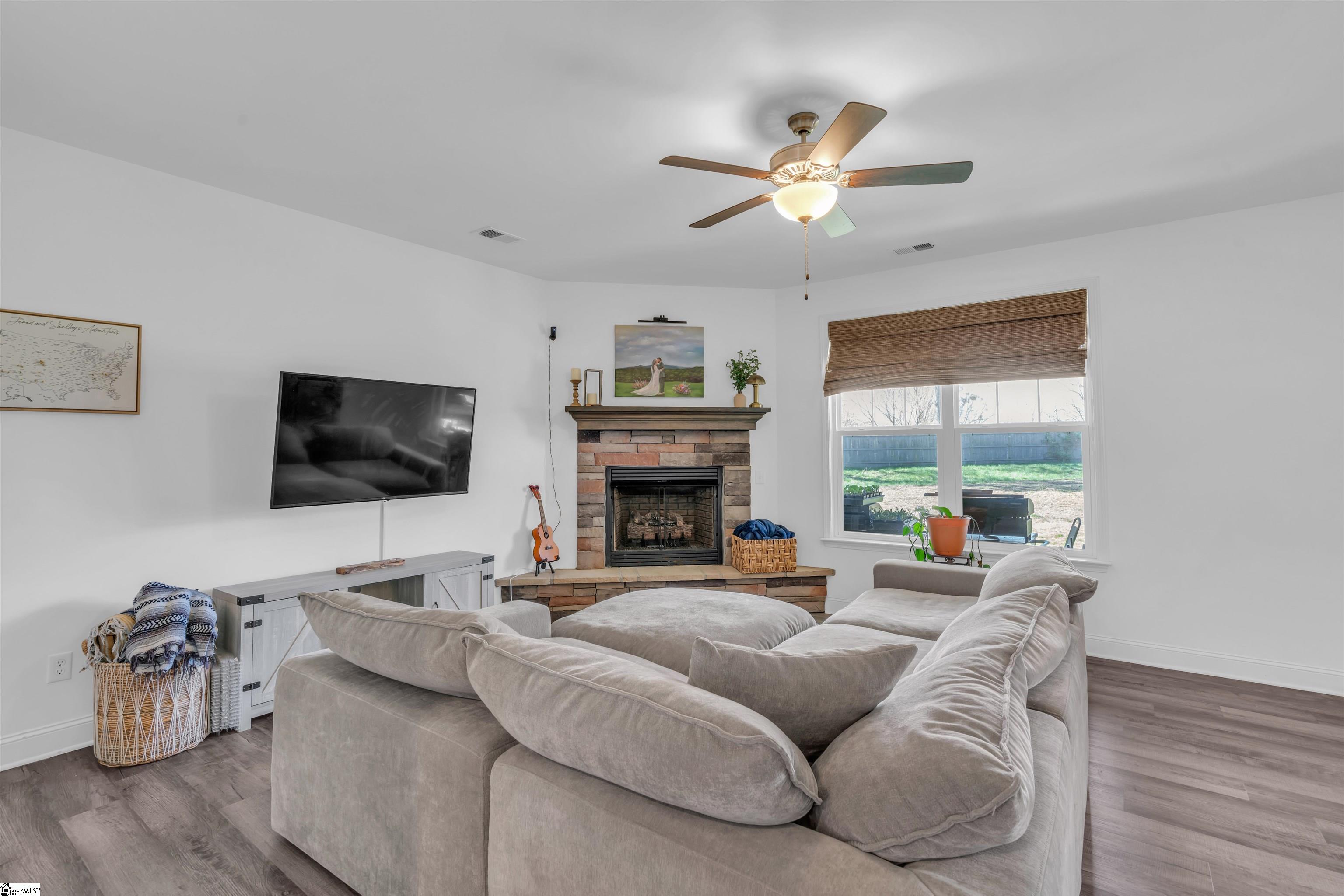 104 Timber Glen Place