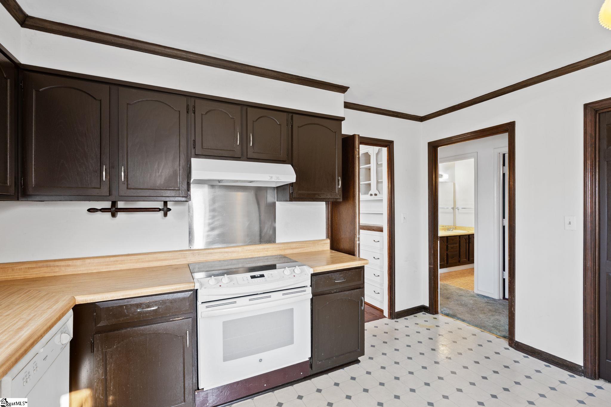 106 Whitestone Avenue