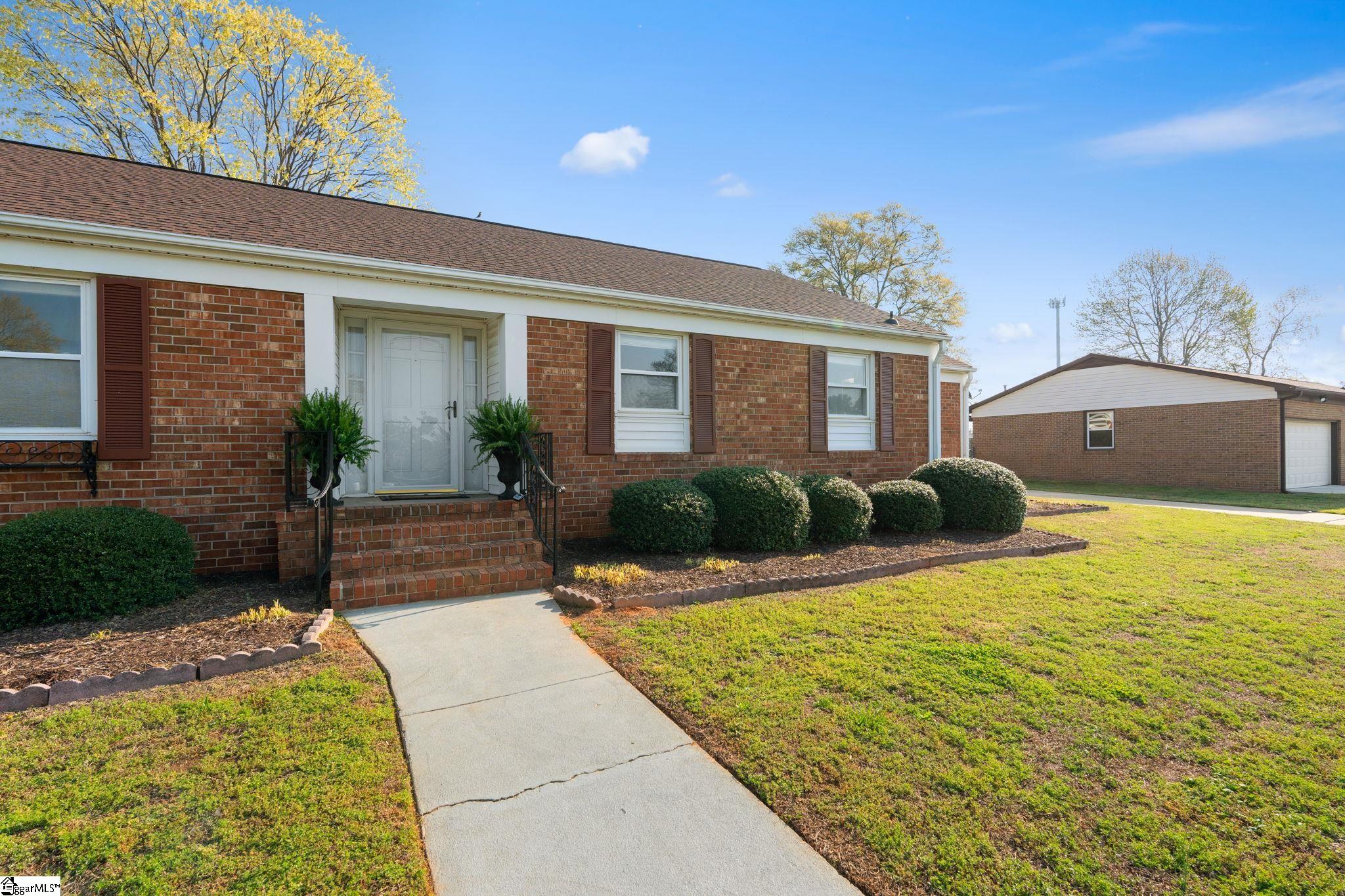 106 Whitestone Avenue