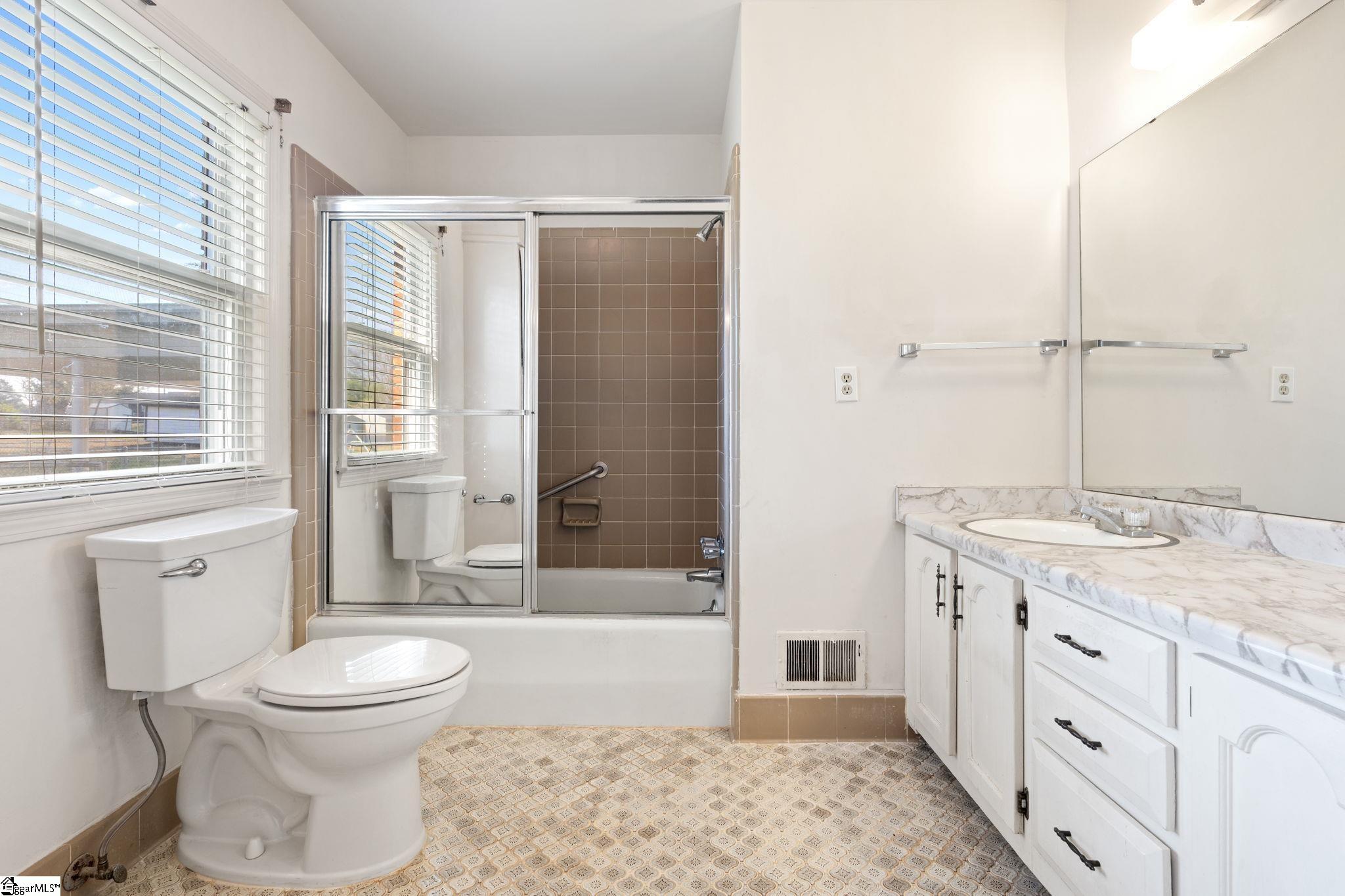 106 Whitestone Avenue