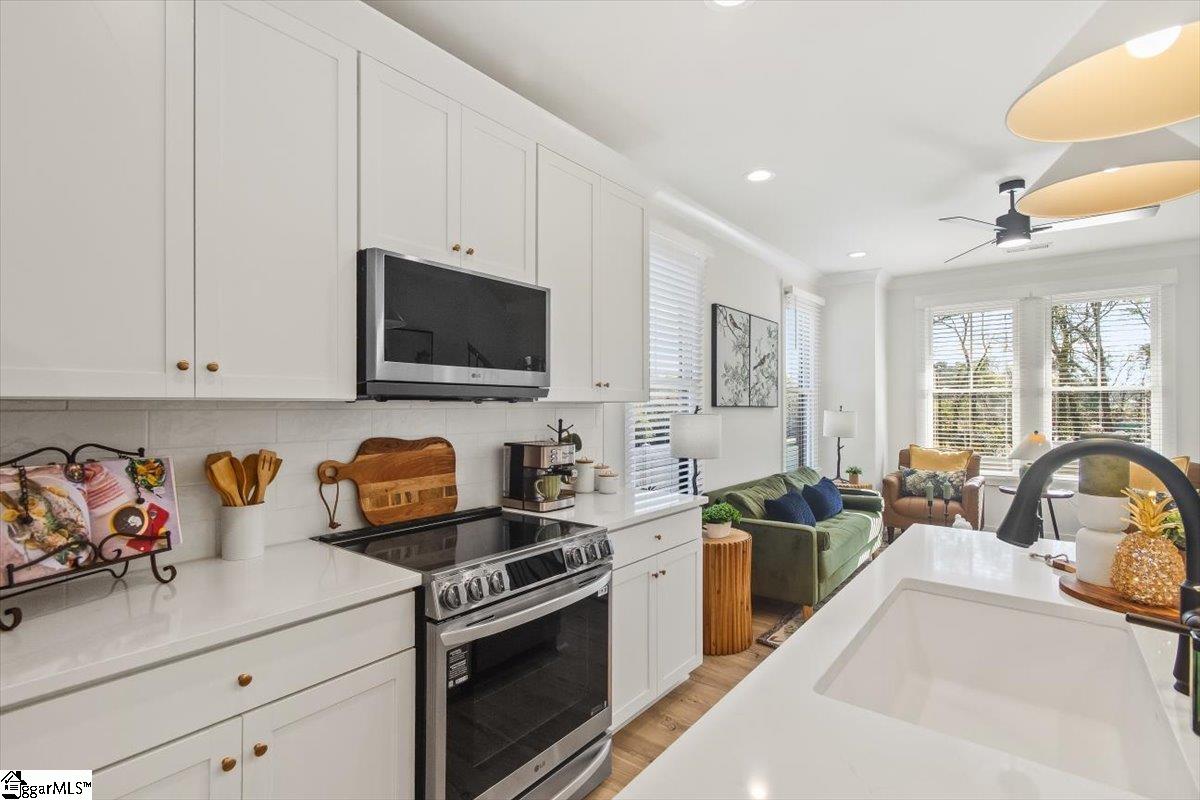9 Hawthorne Lane Unit 105