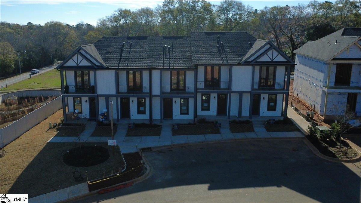 9 Hawthorne Lane Unit 105