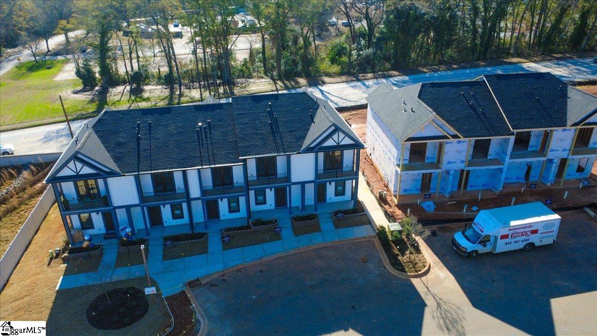 9 Hawthorne Lane Unit 105