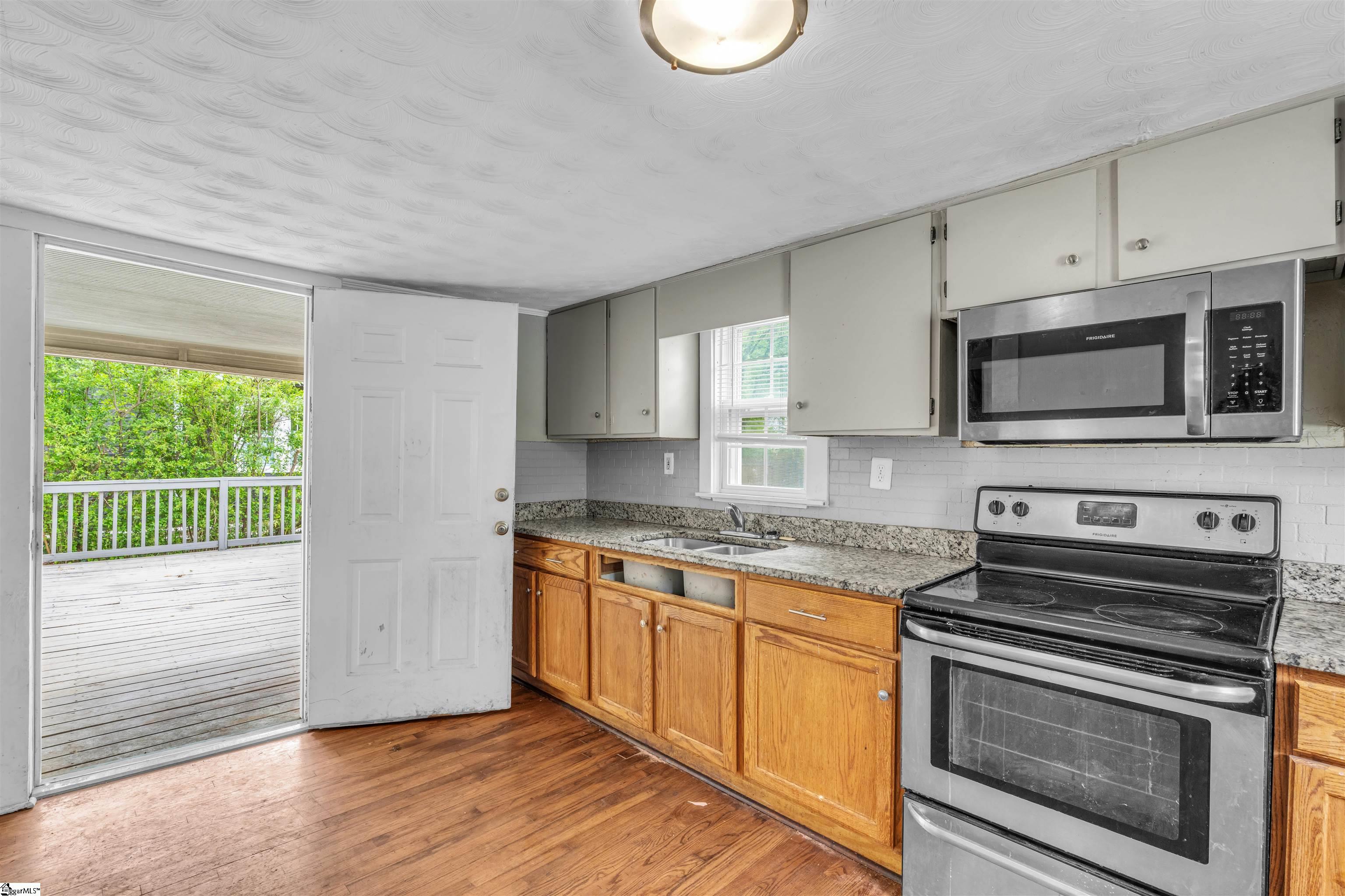 521 Perry Avenue
