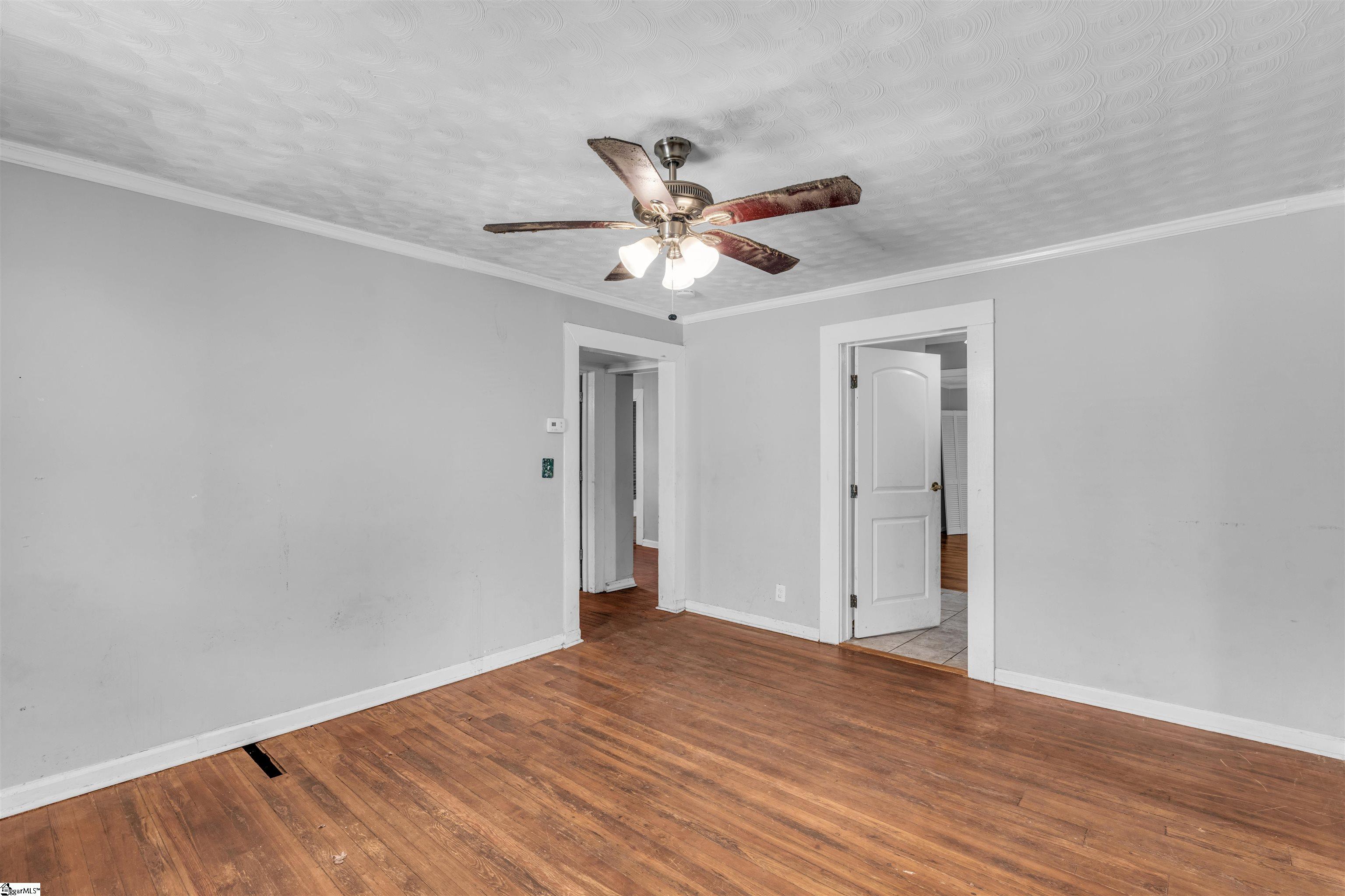 521 Perry Avenue