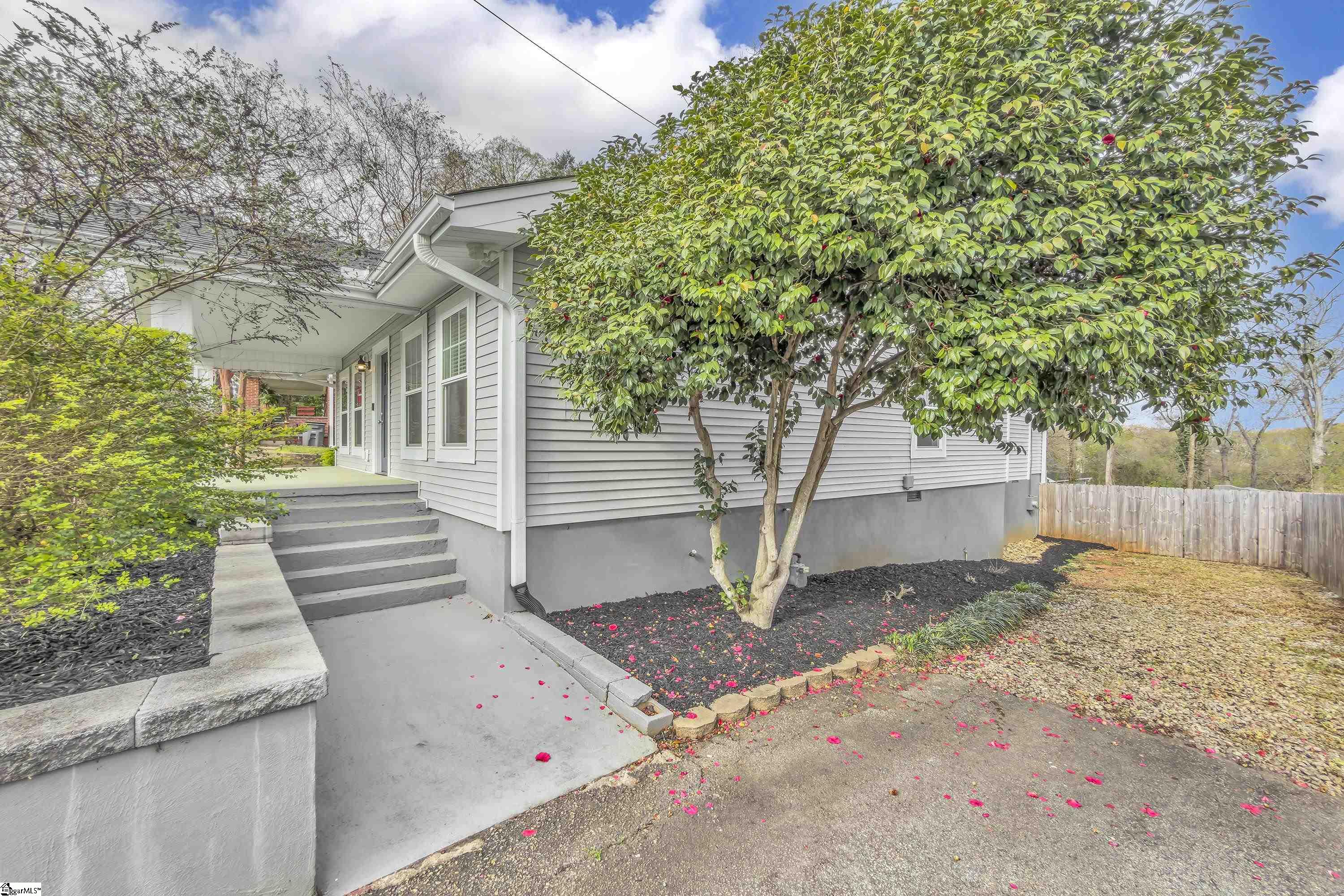 100 Donnybrook Avenue