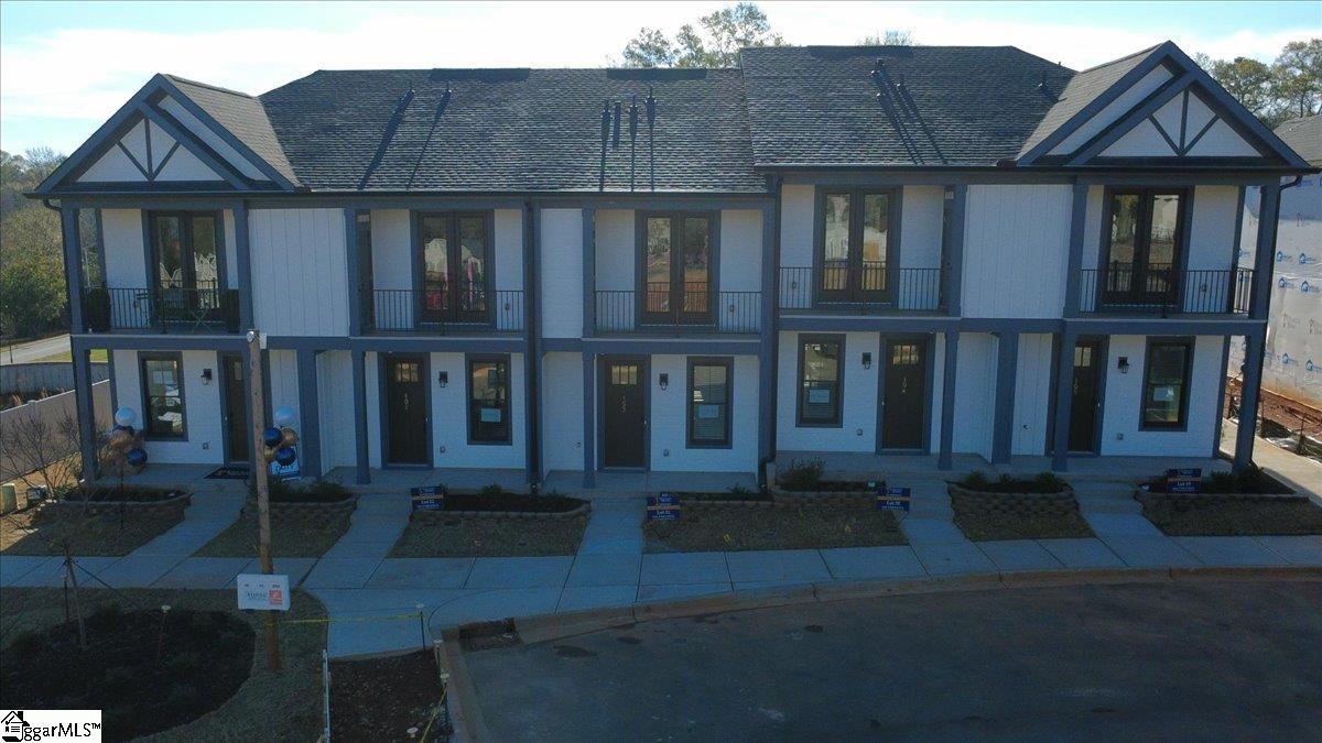9 Hawthorne Lane Unit 104